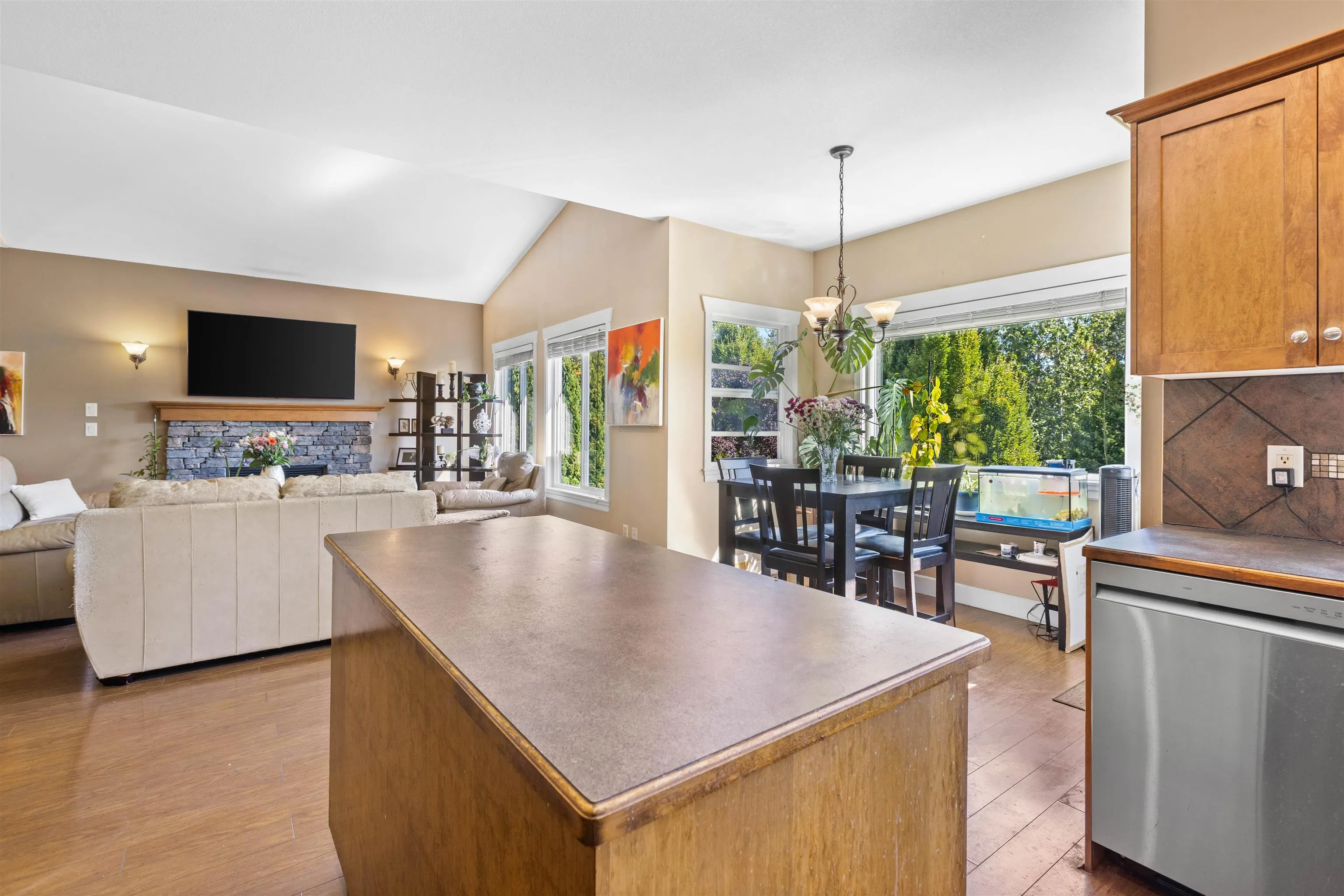 11279 Creekside Street