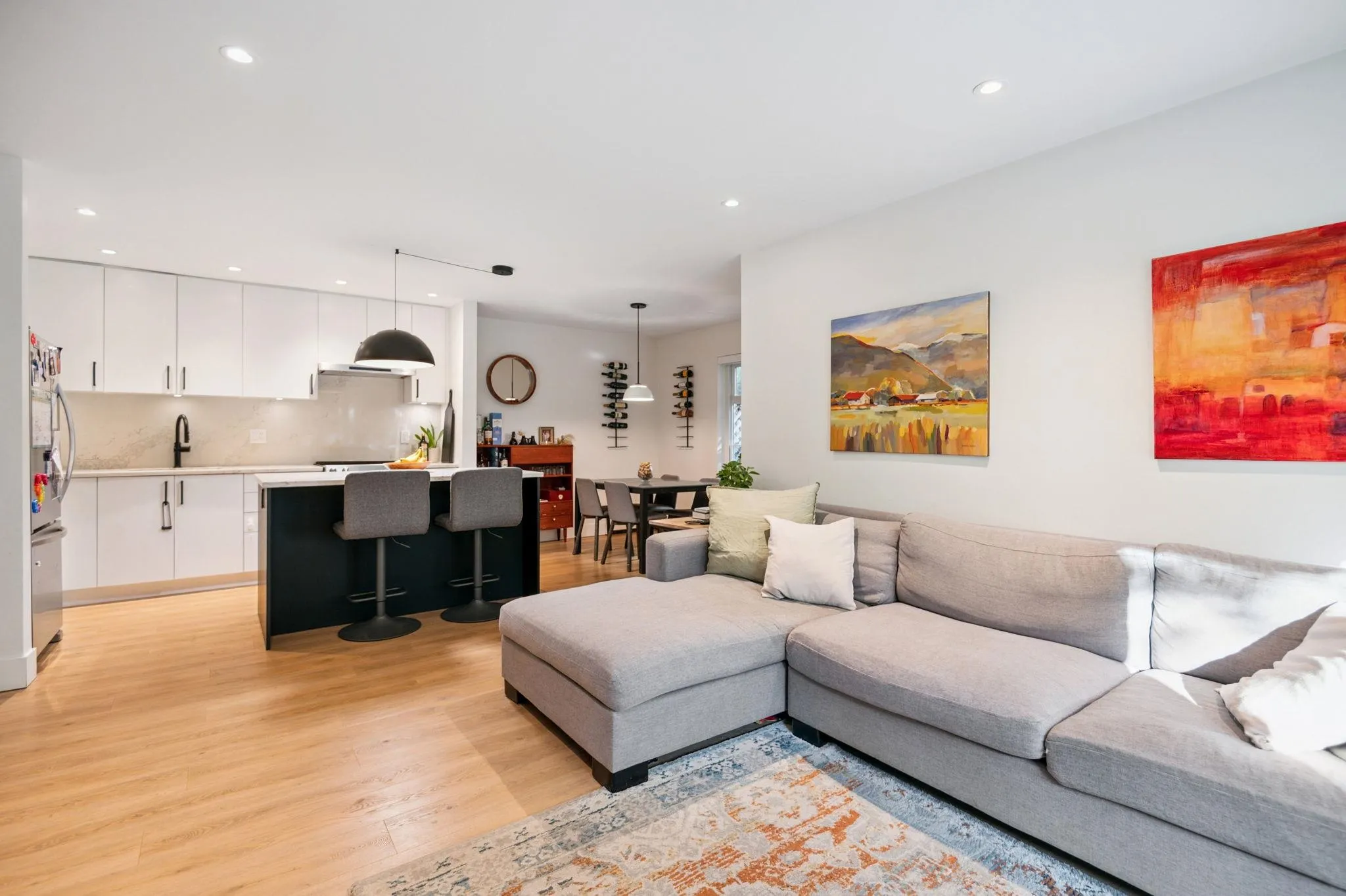 101 1696 W 10th Avenue