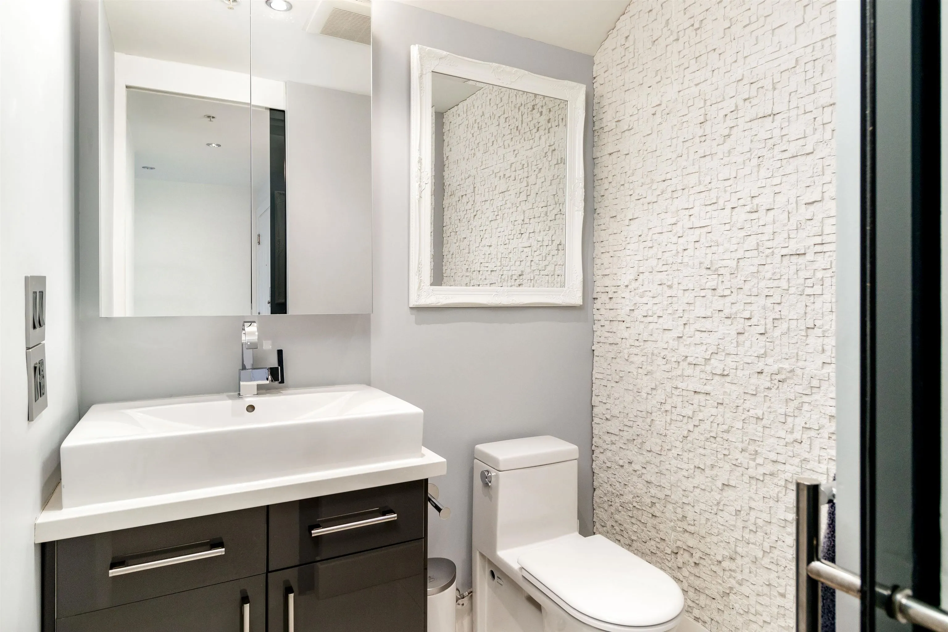 2801 1188 Howe Street