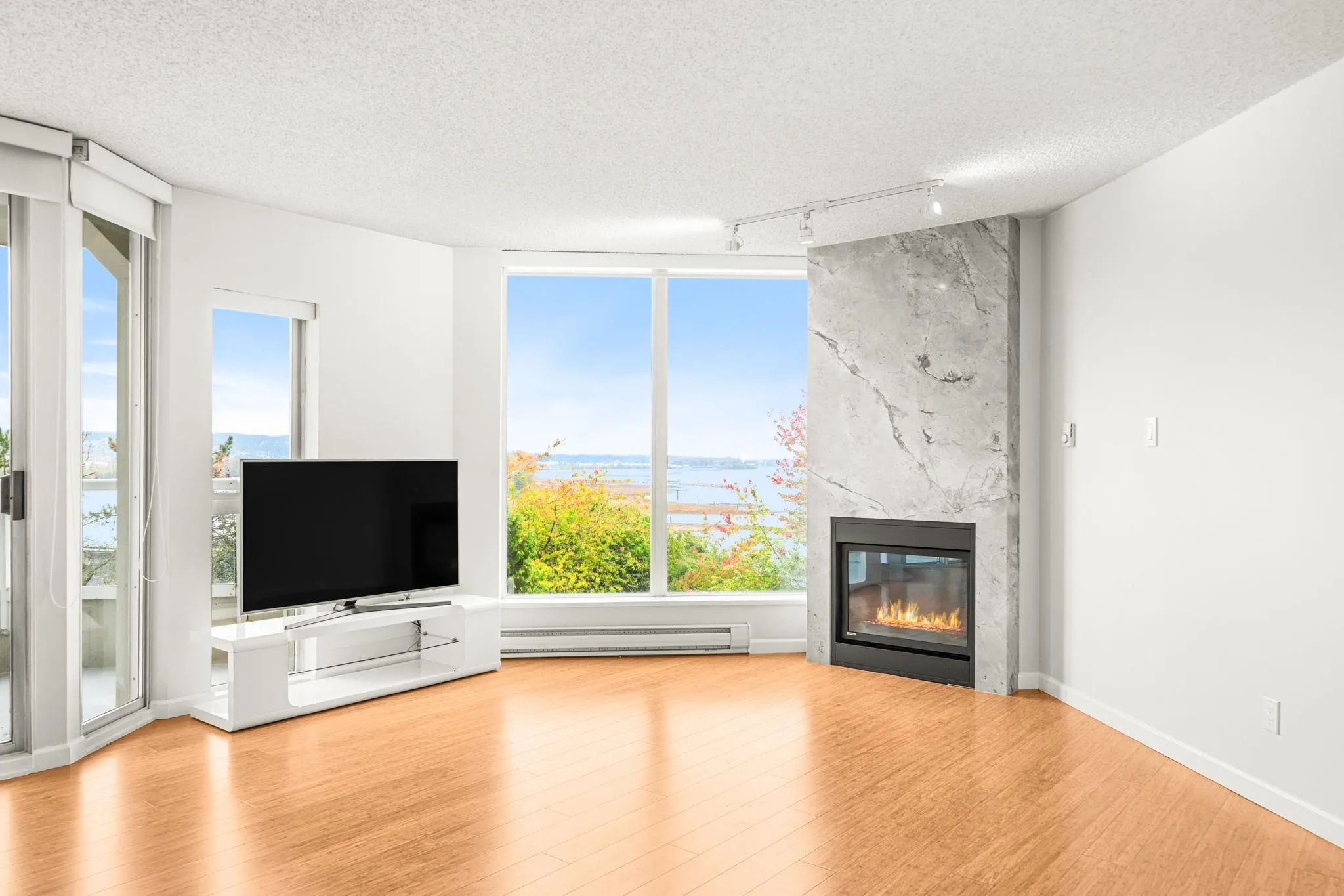 503 69 Jamieson Court