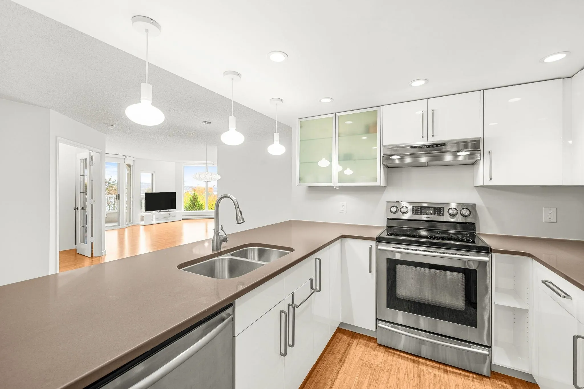 503 69 Jamieson Court