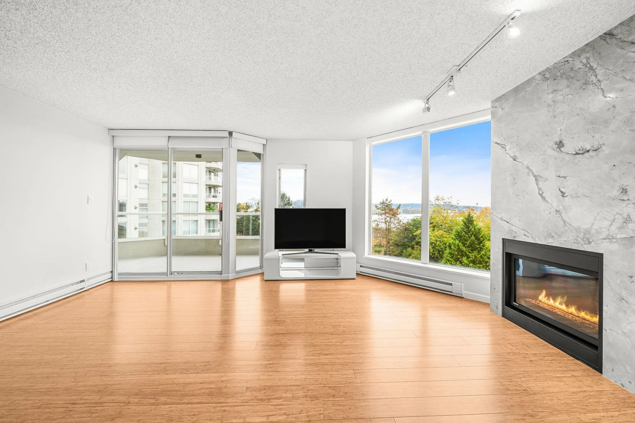 503 69 Jamieson Court