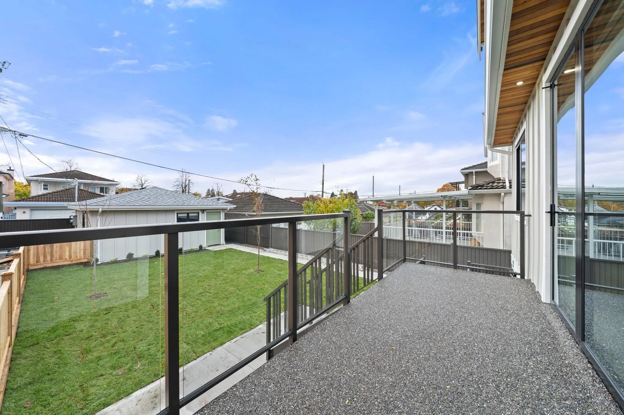 2 3274 E 44th Avenue