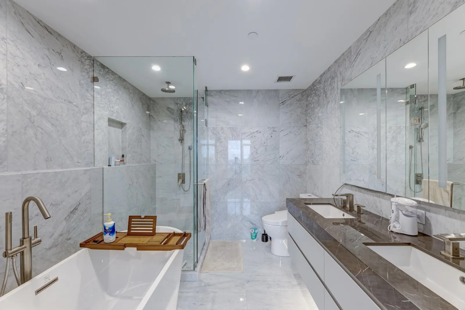 17xx 7418 Paulson Street