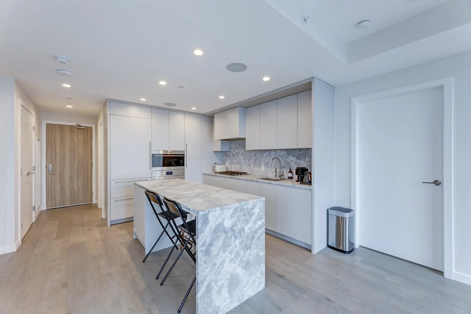 17xx 7418 Paulson Street