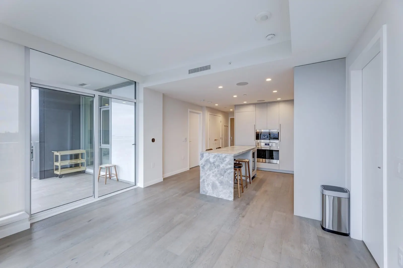 17xx 7418 Paulson Street