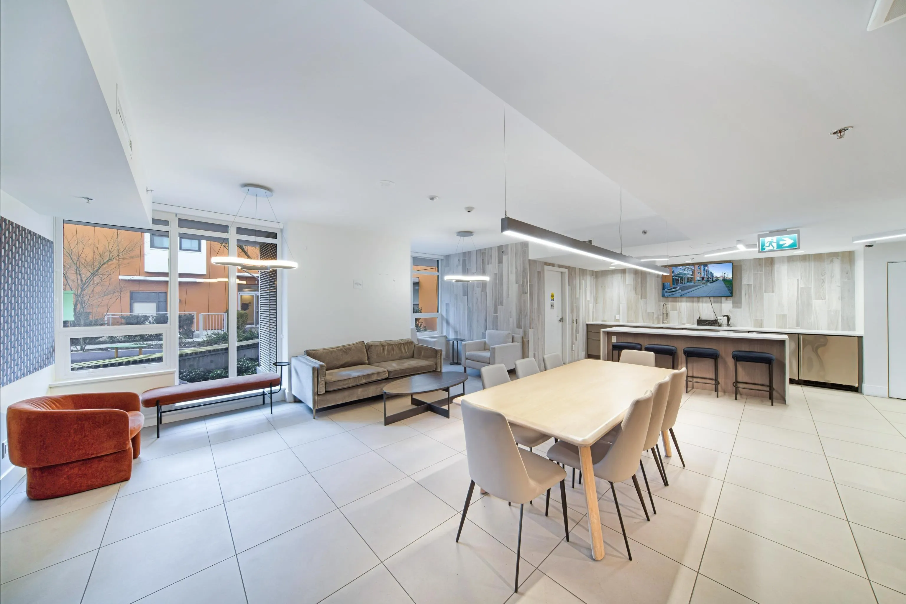 801 13318 104 Avenue