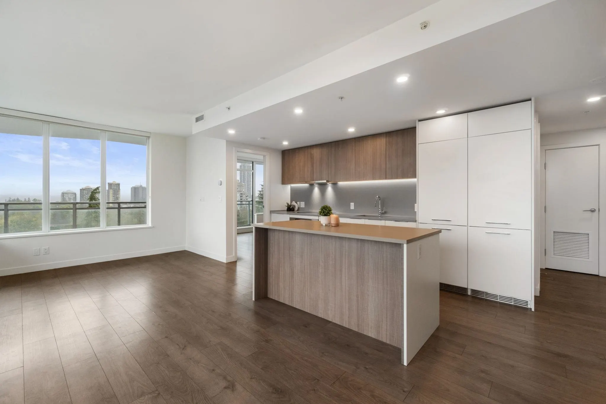 801 13318 104 Avenue