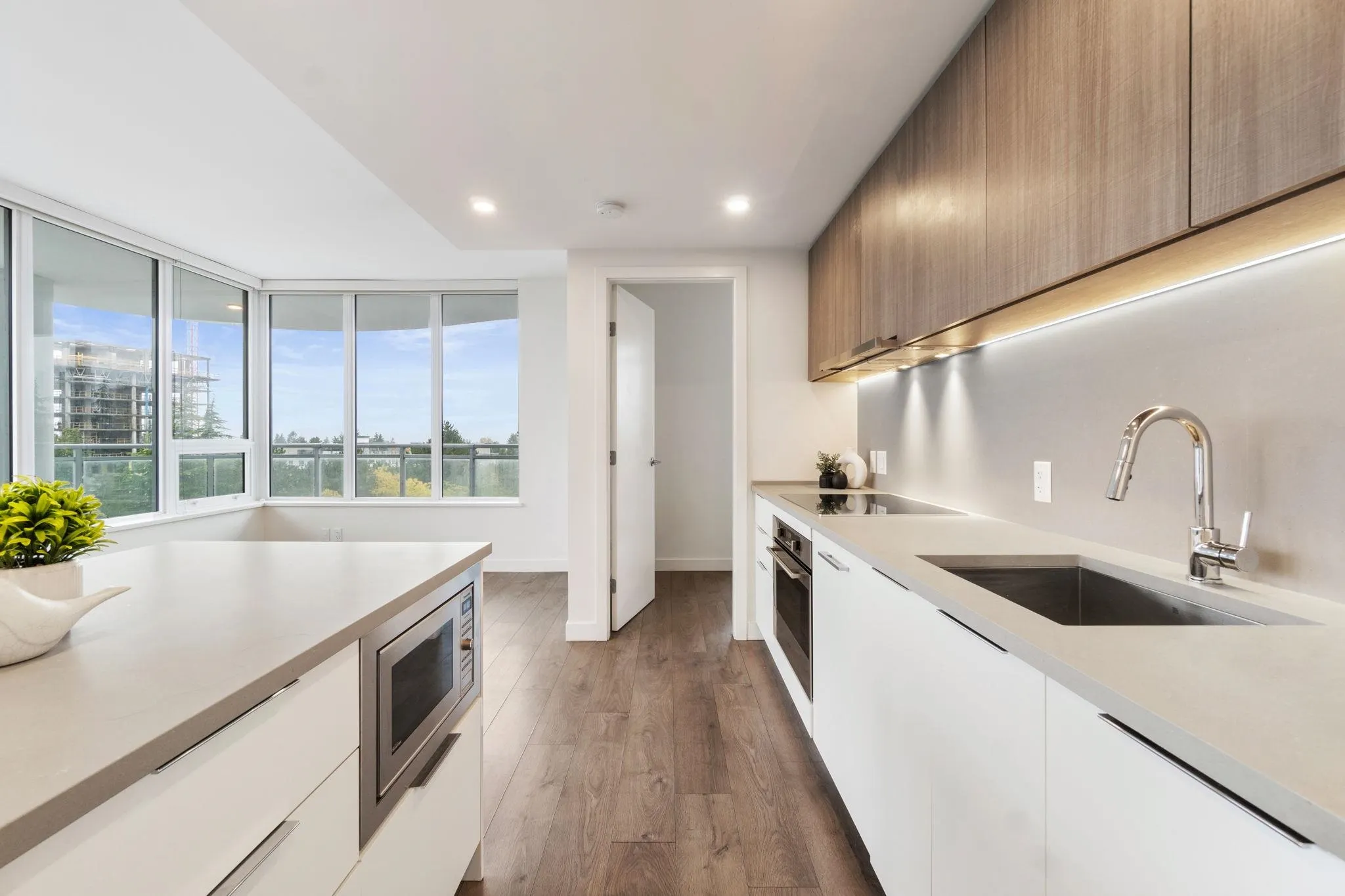 801 13318 104 Avenue