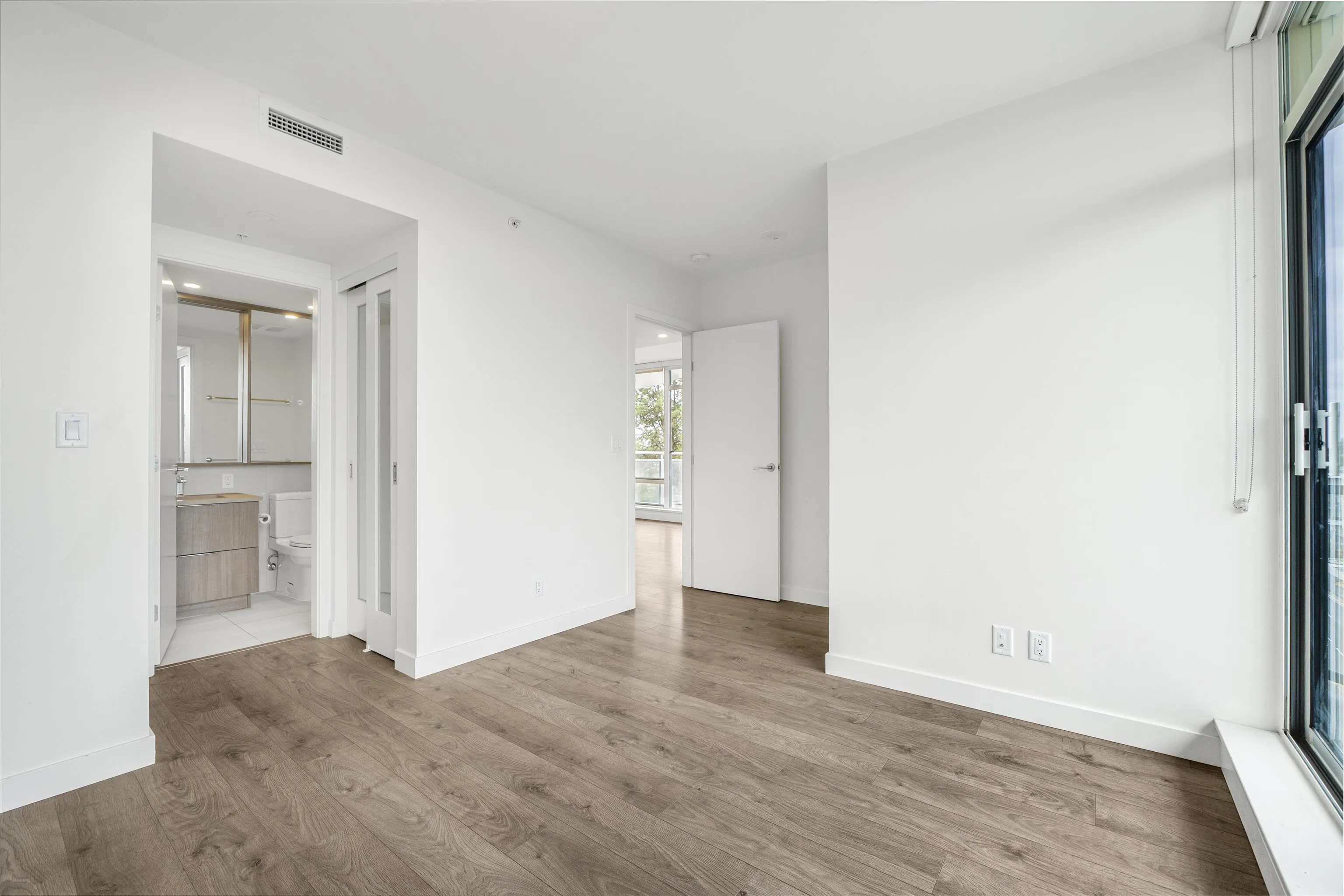 801 13318 104 Avenue