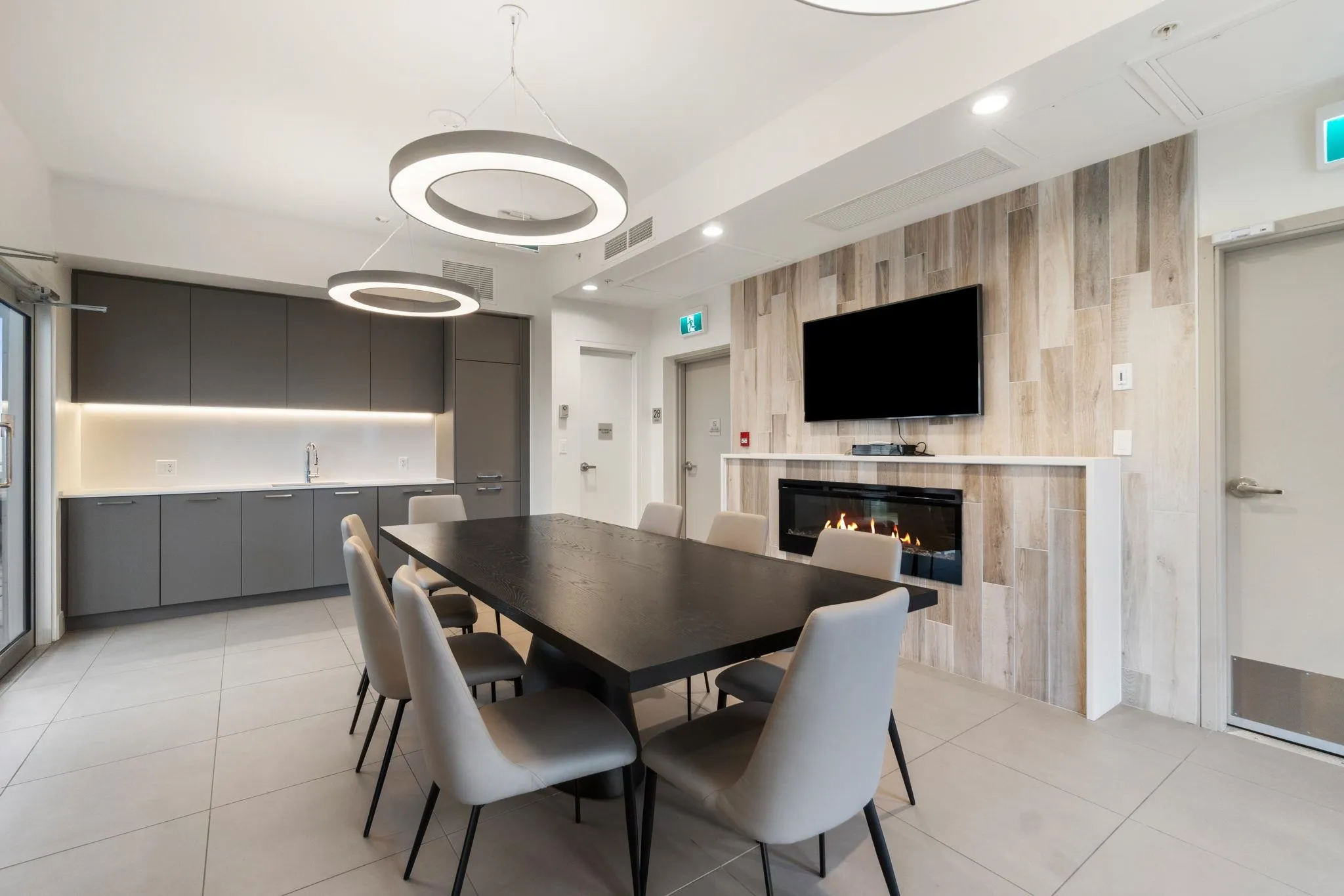 801 13318 104 Avenue