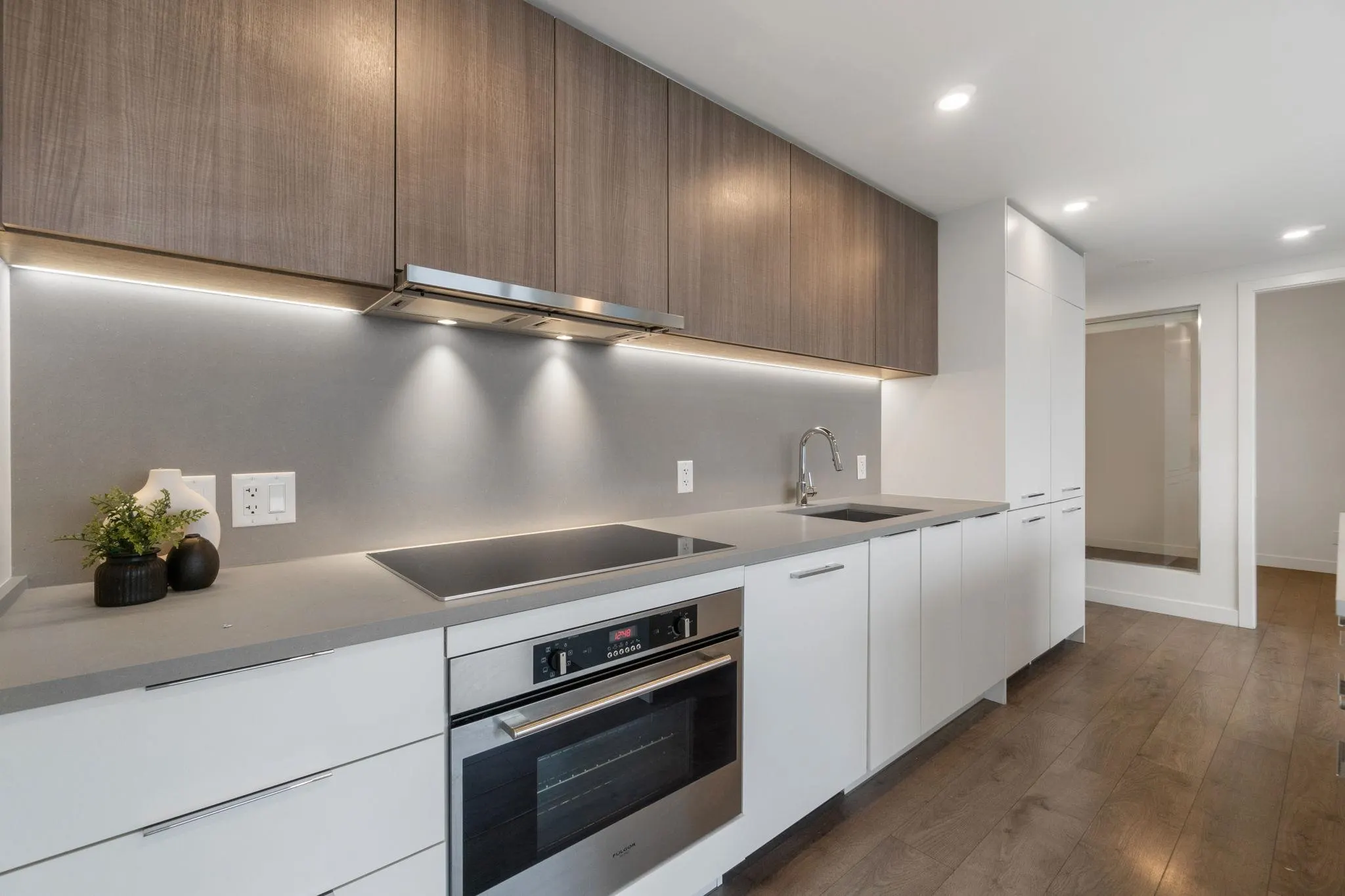 801 13318 104 Avenue