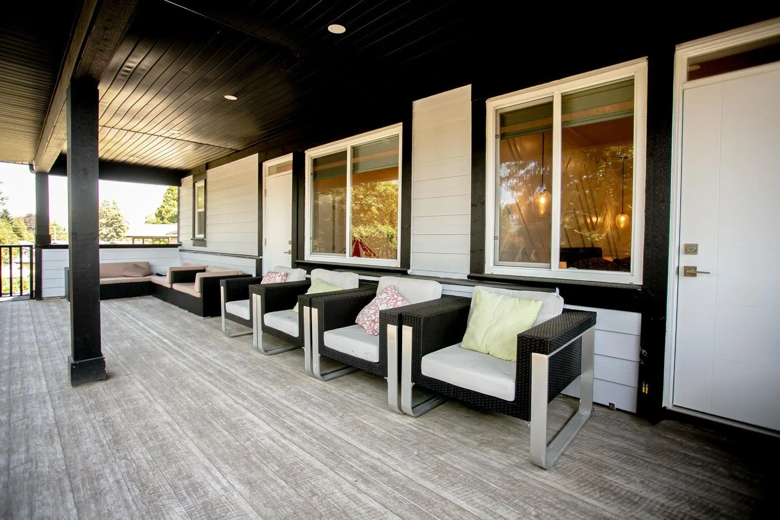 21661 Ridgeway Crescent