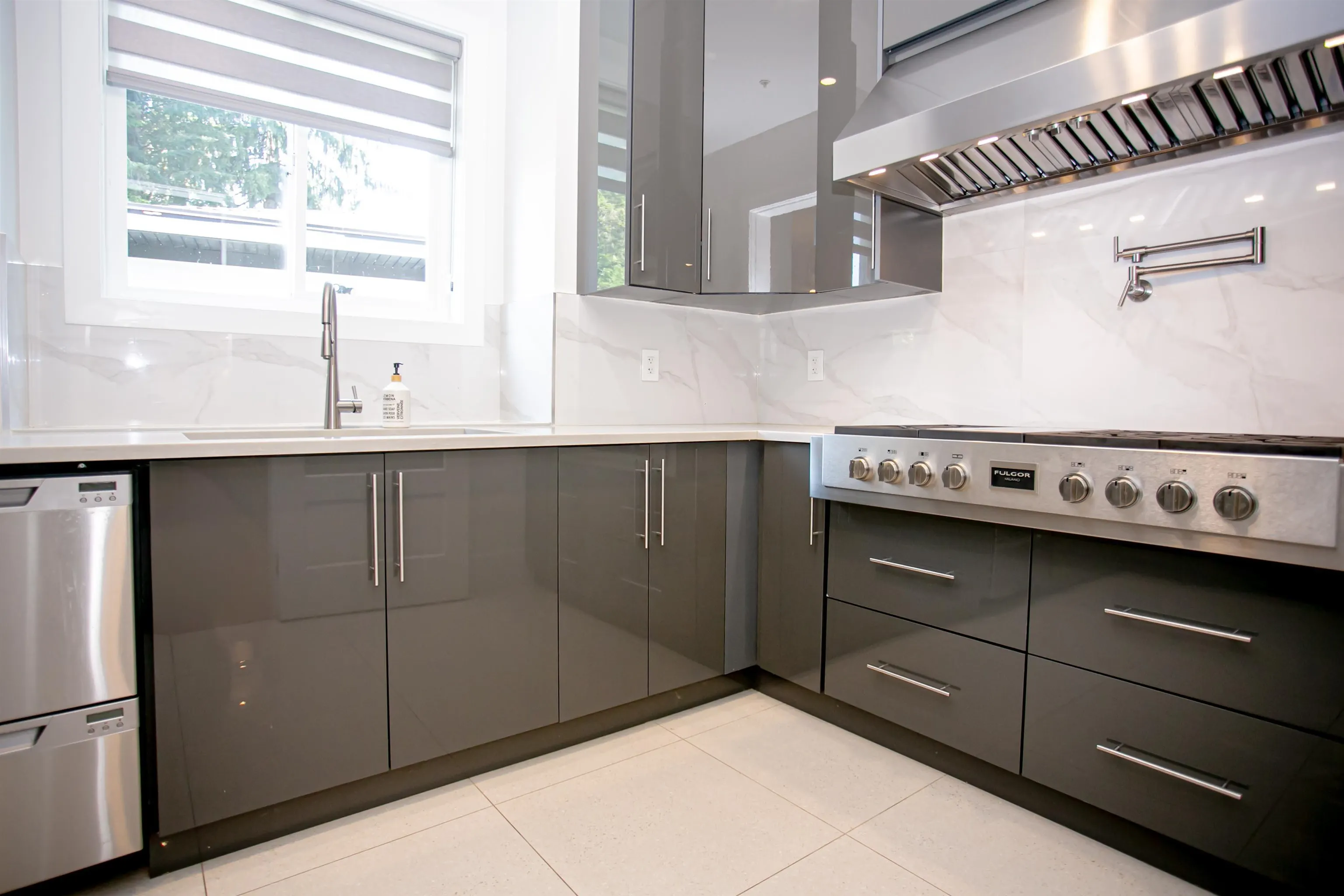 21661 Ridgeway Crescent