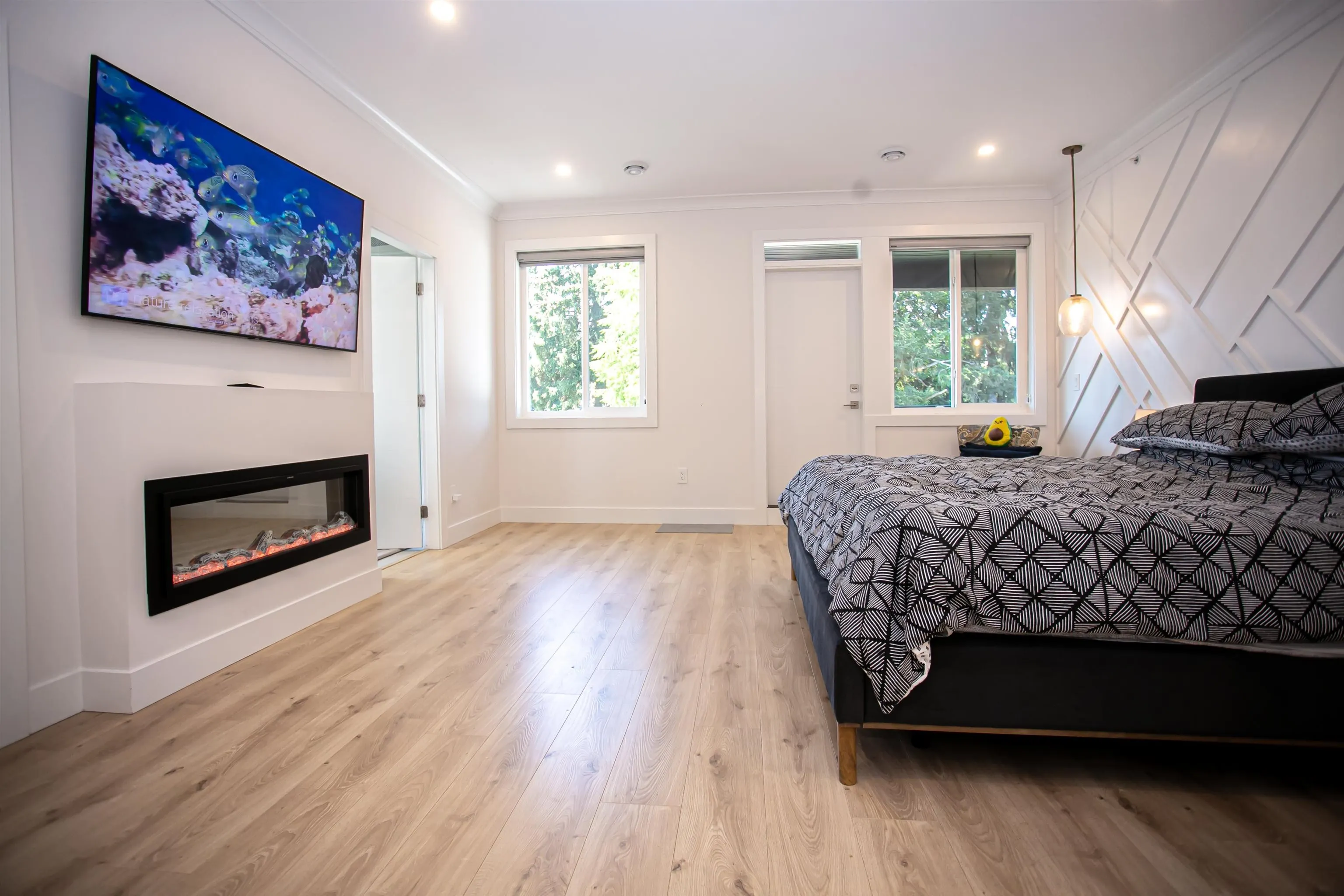 21661 Ridgeway Crescent