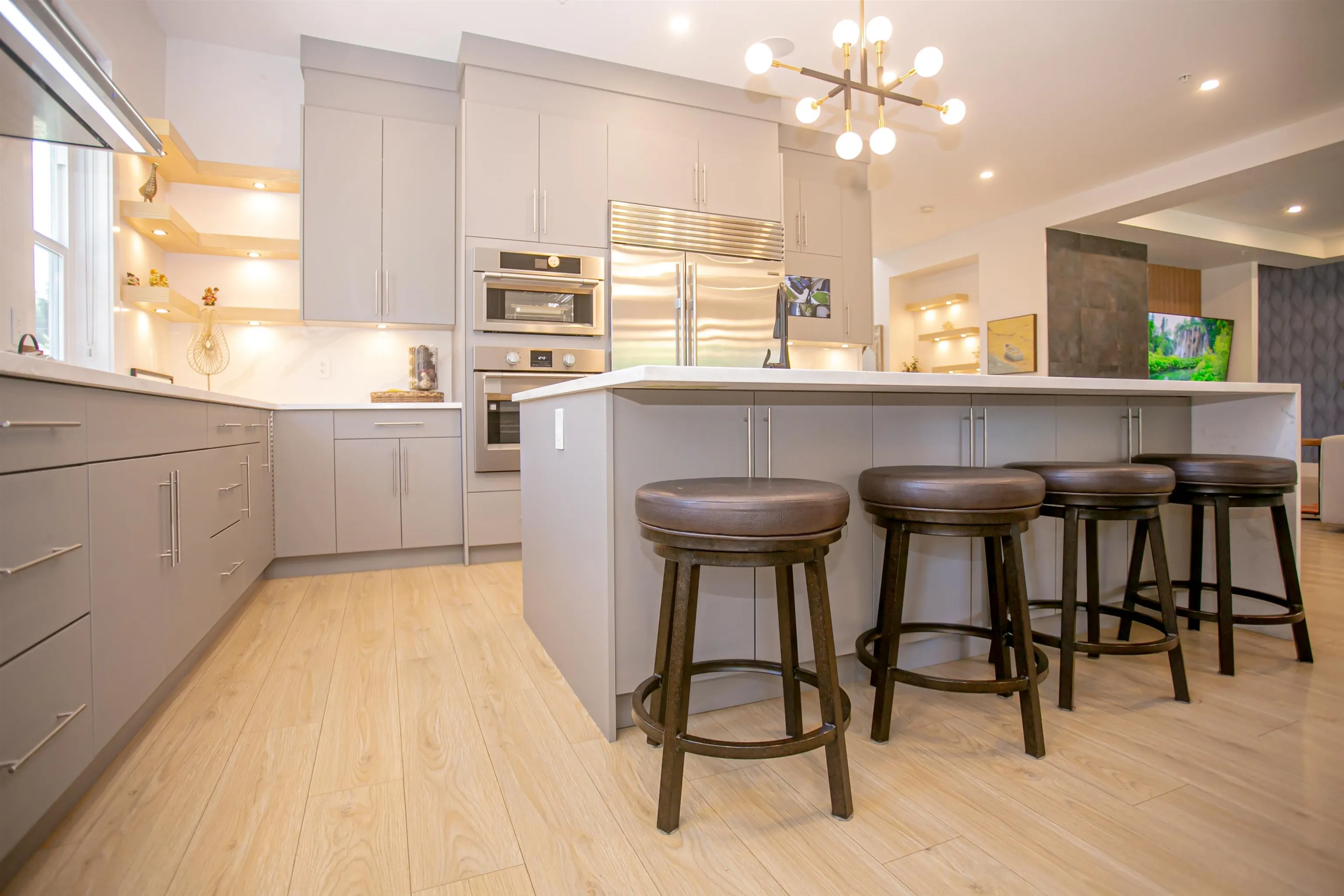 21661 Ridgeway Crescent