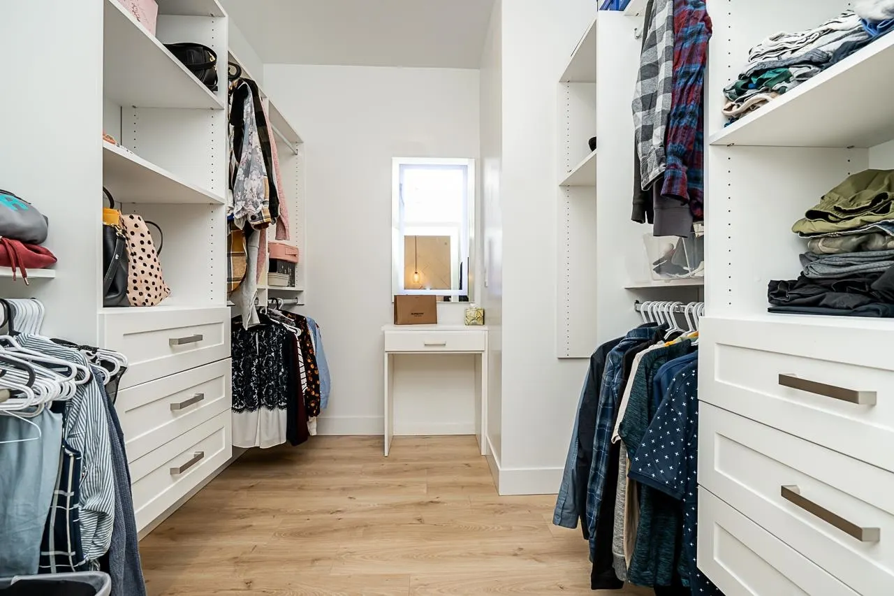 21661 Ridgeway Crescent