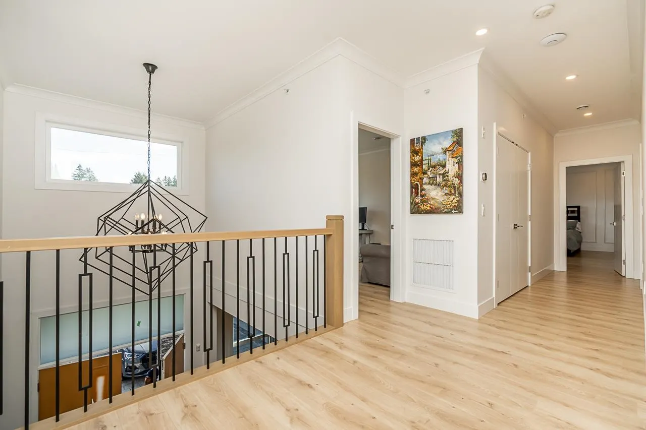 21661 Ridgeway Crescent