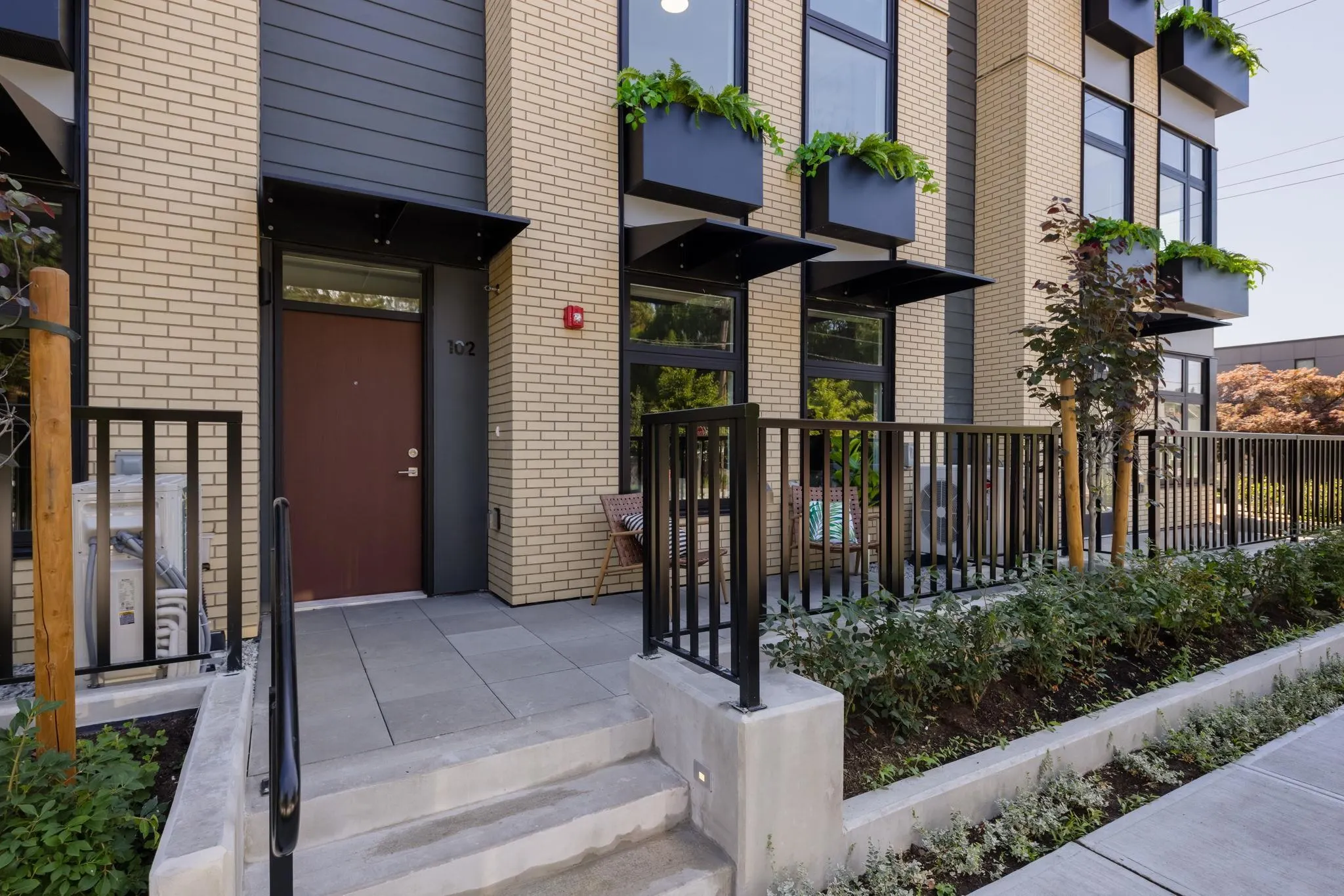 102 342 Mountain Highway