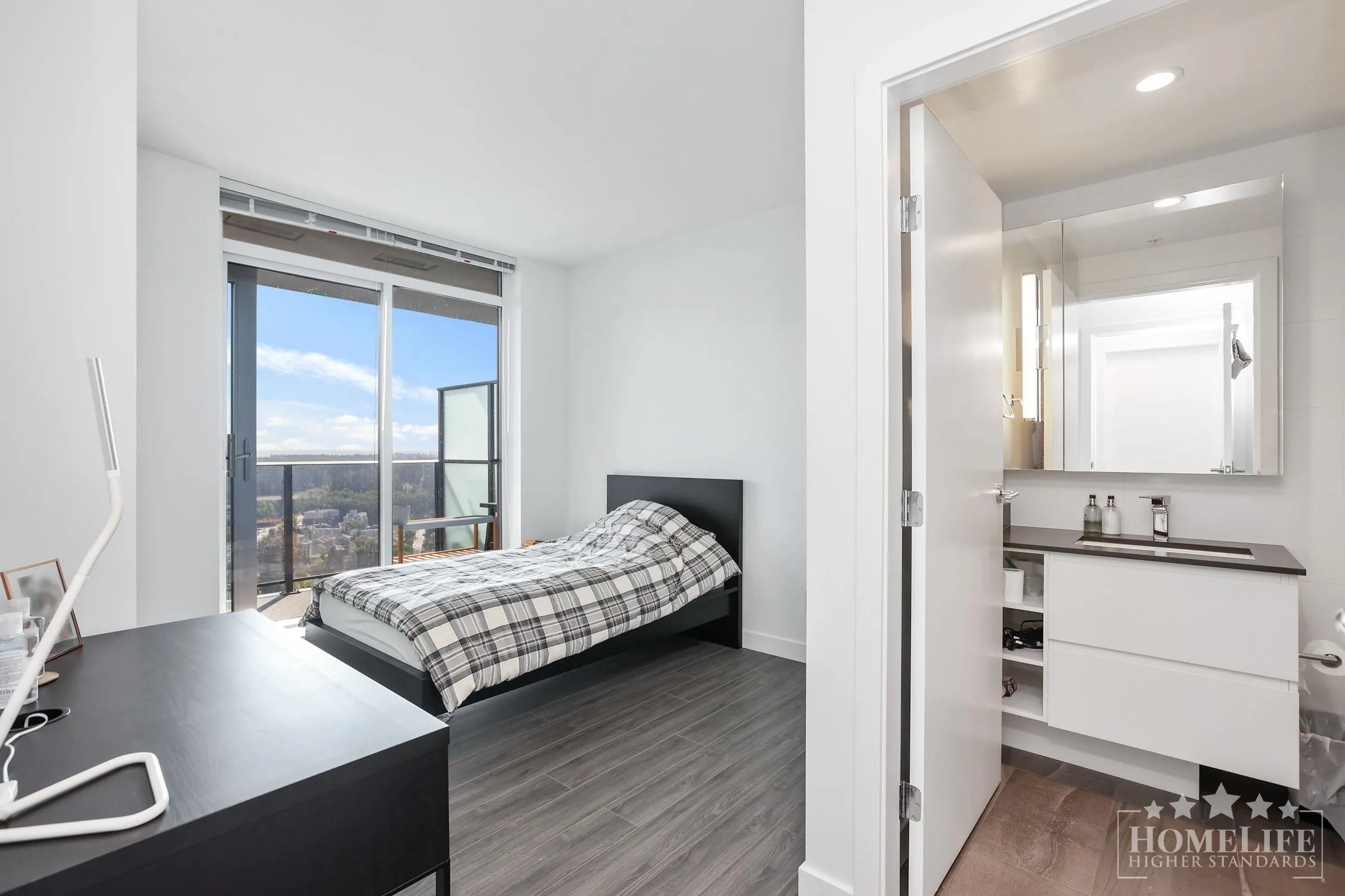 3209 13615 Fraser Highway