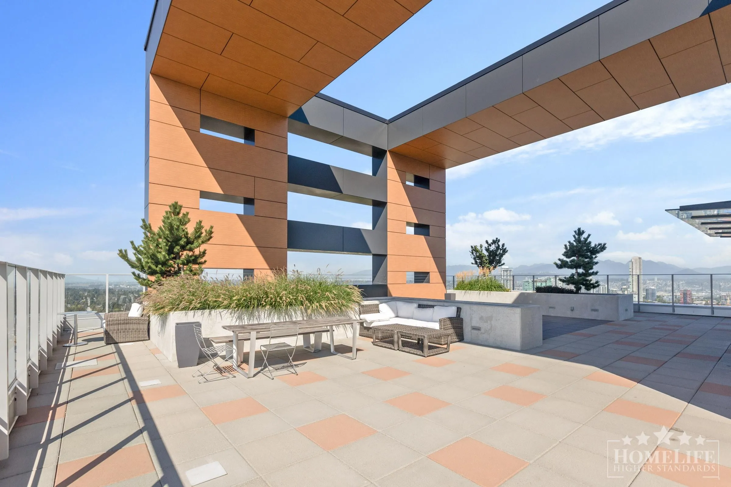 3209 13615 Fraser Highway