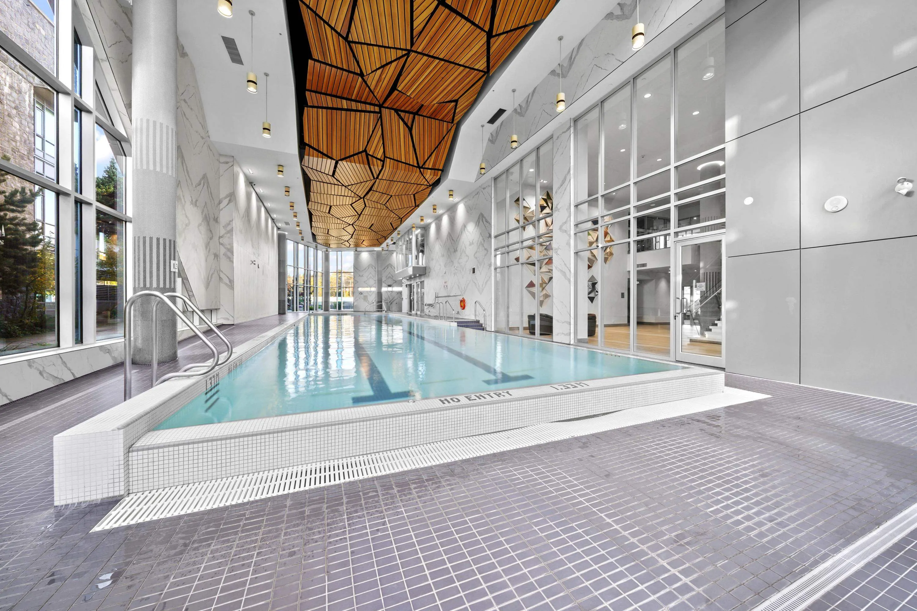 616 680 Seylynn Crescent