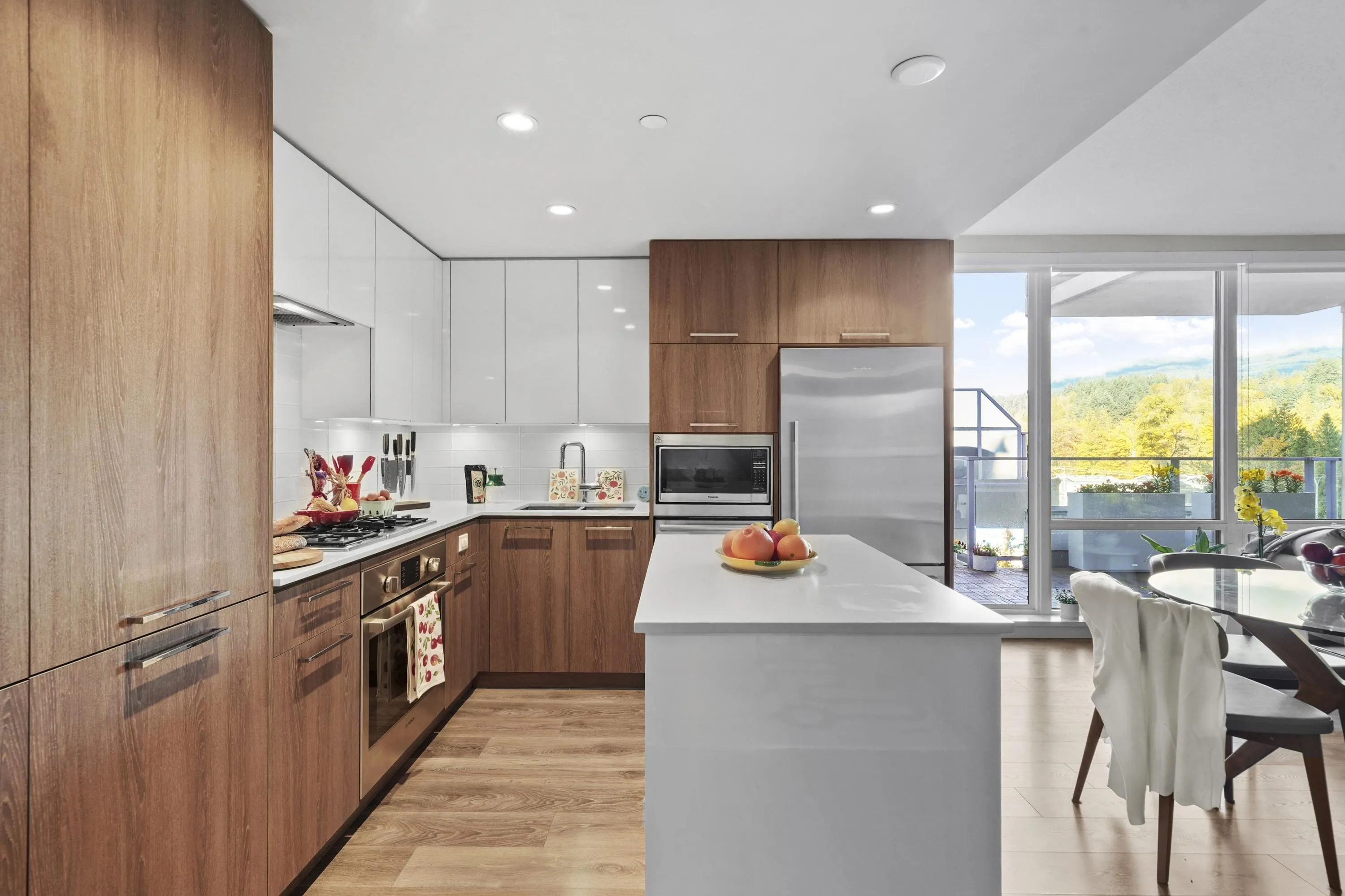 616 680 Seylynn Crescent