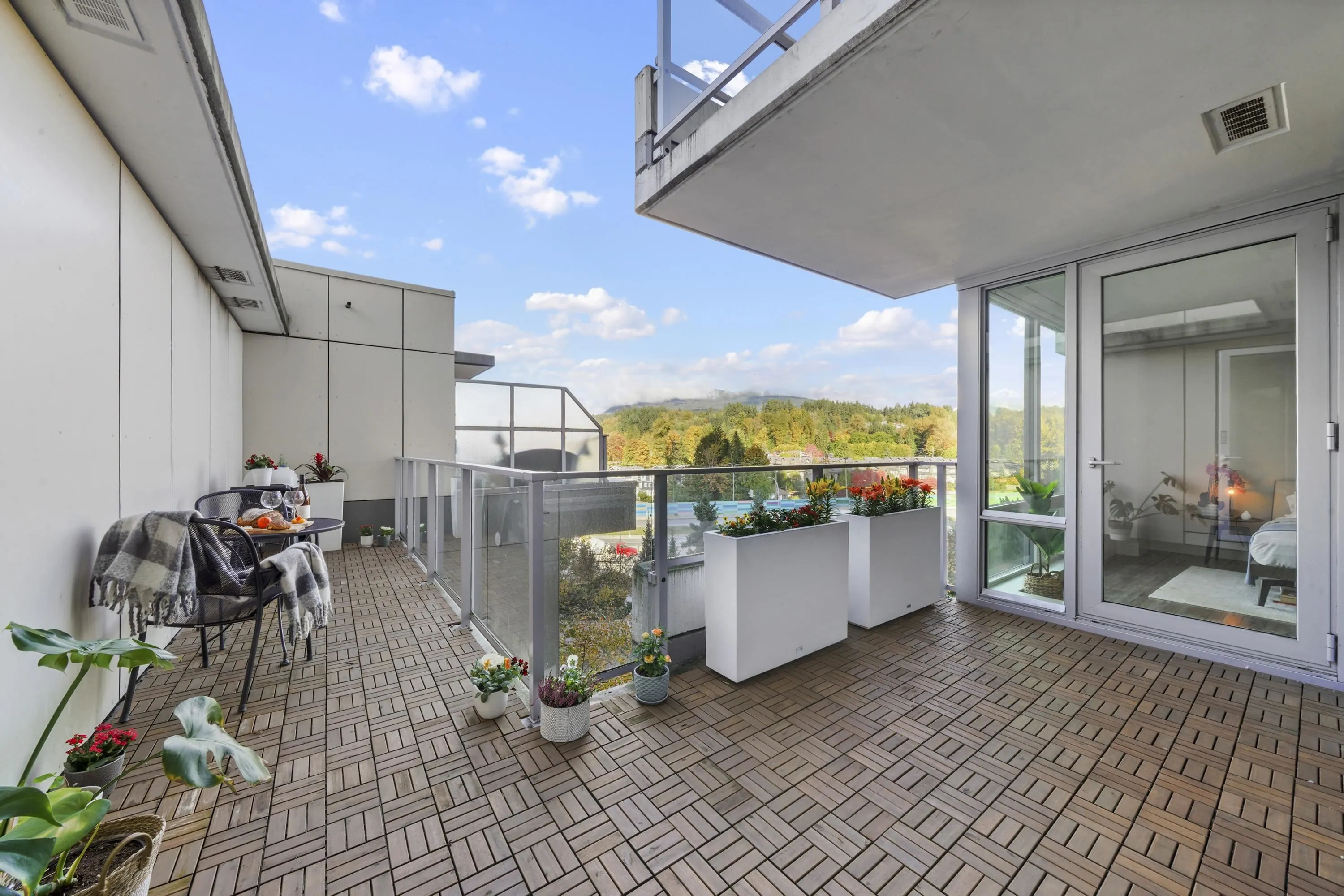 616 680 Seylynn Crescent