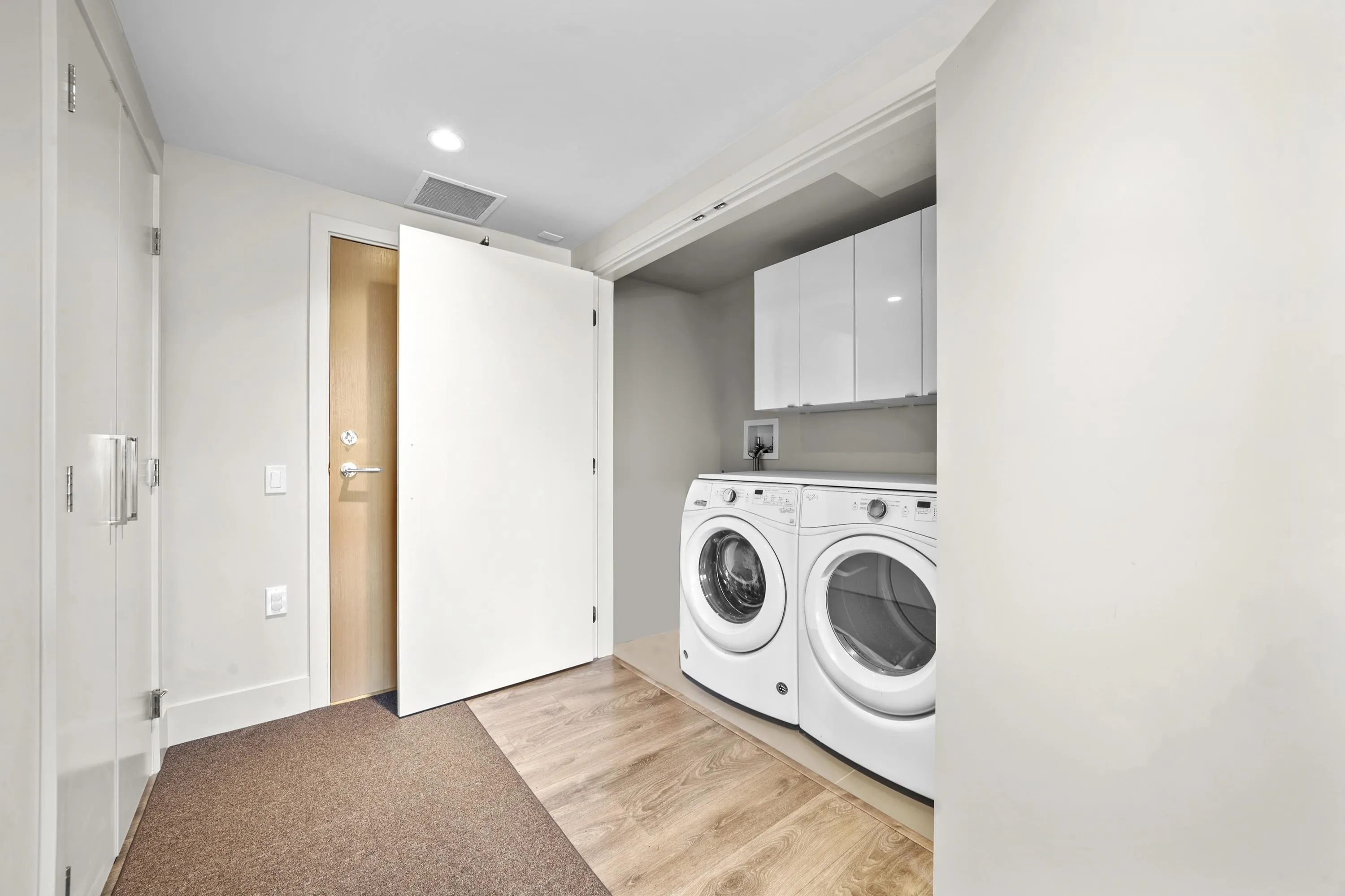 616 680 Seylynn Crescent