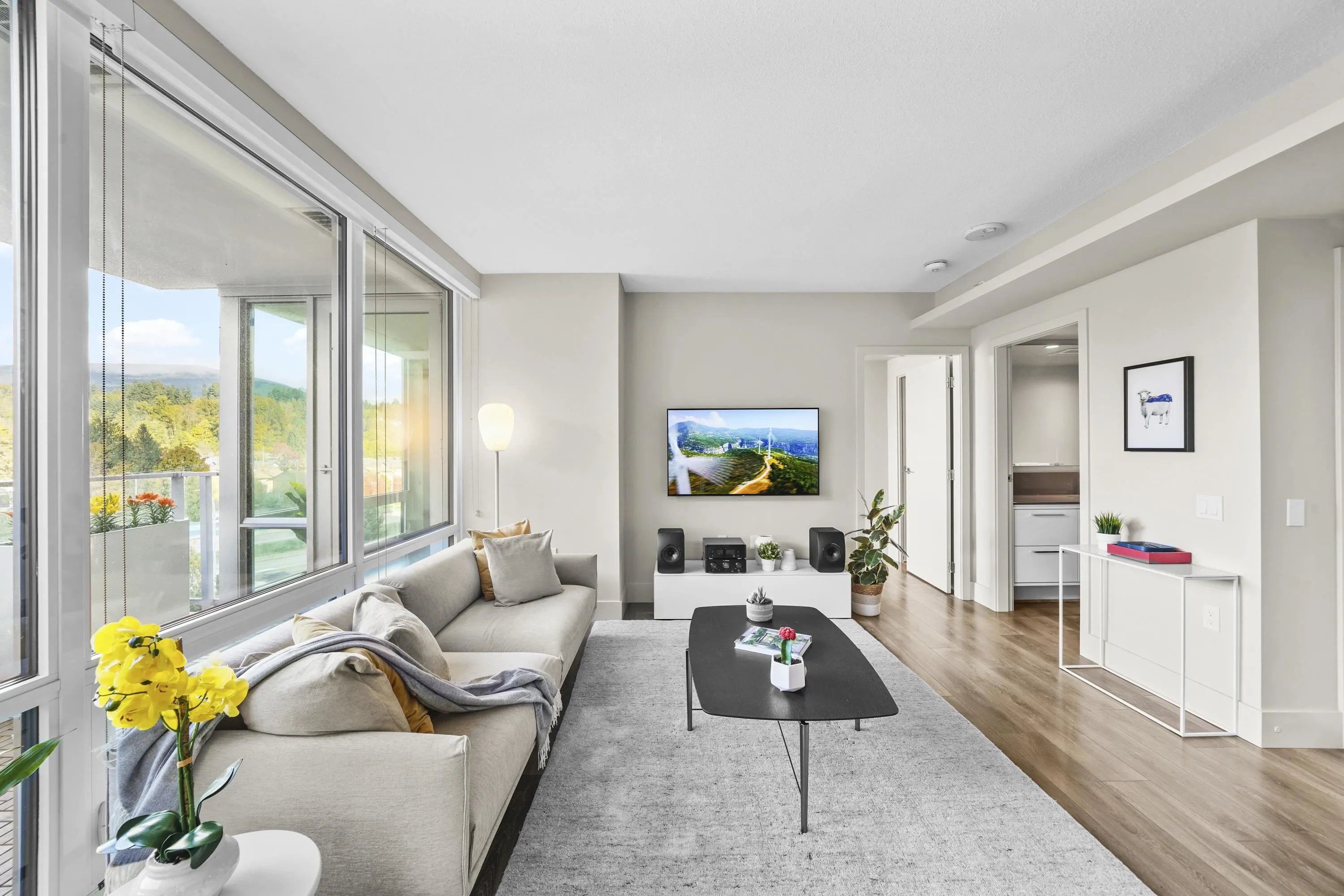 616 680 Seylynn Crescent