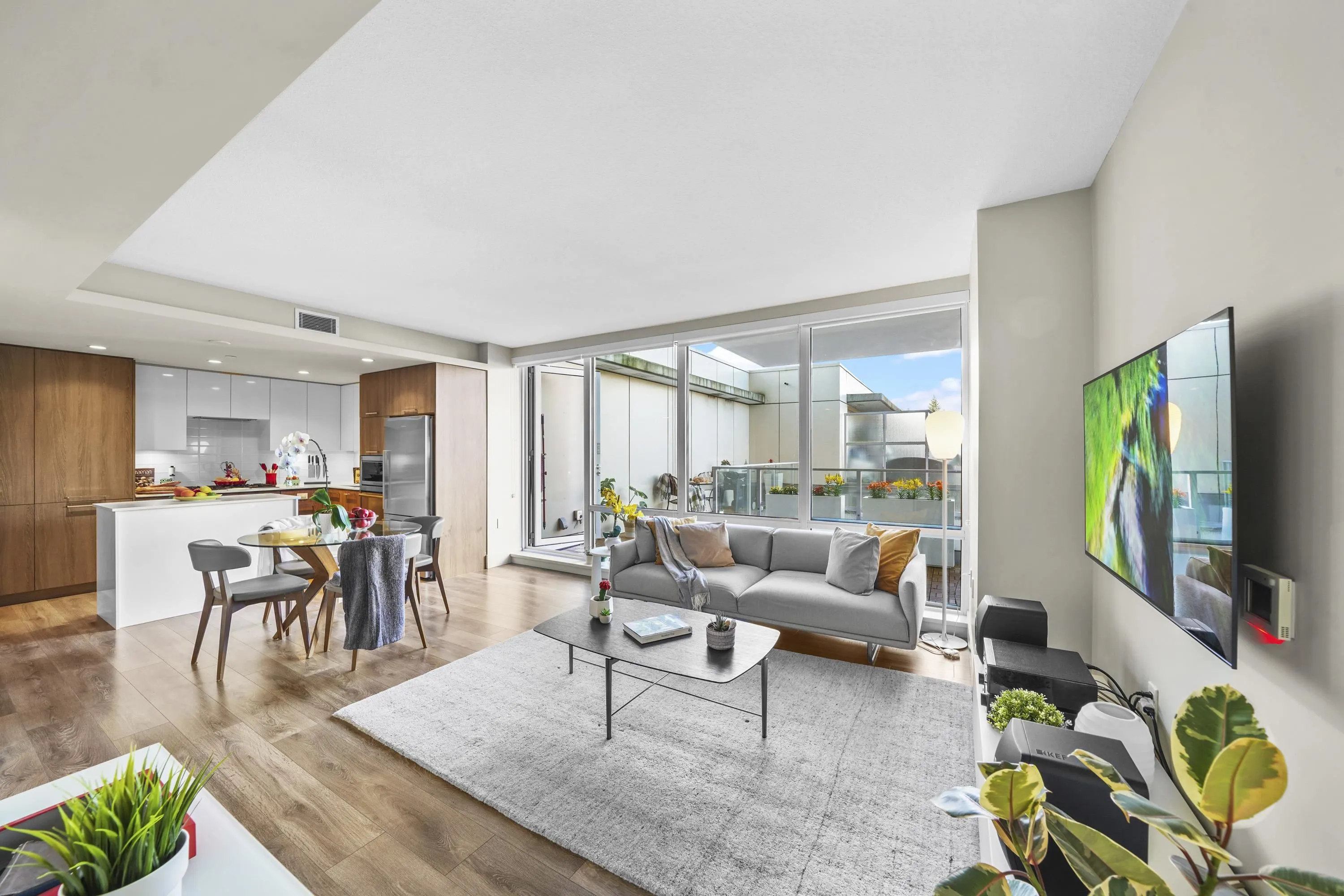 616 680 Seylynn Crescent