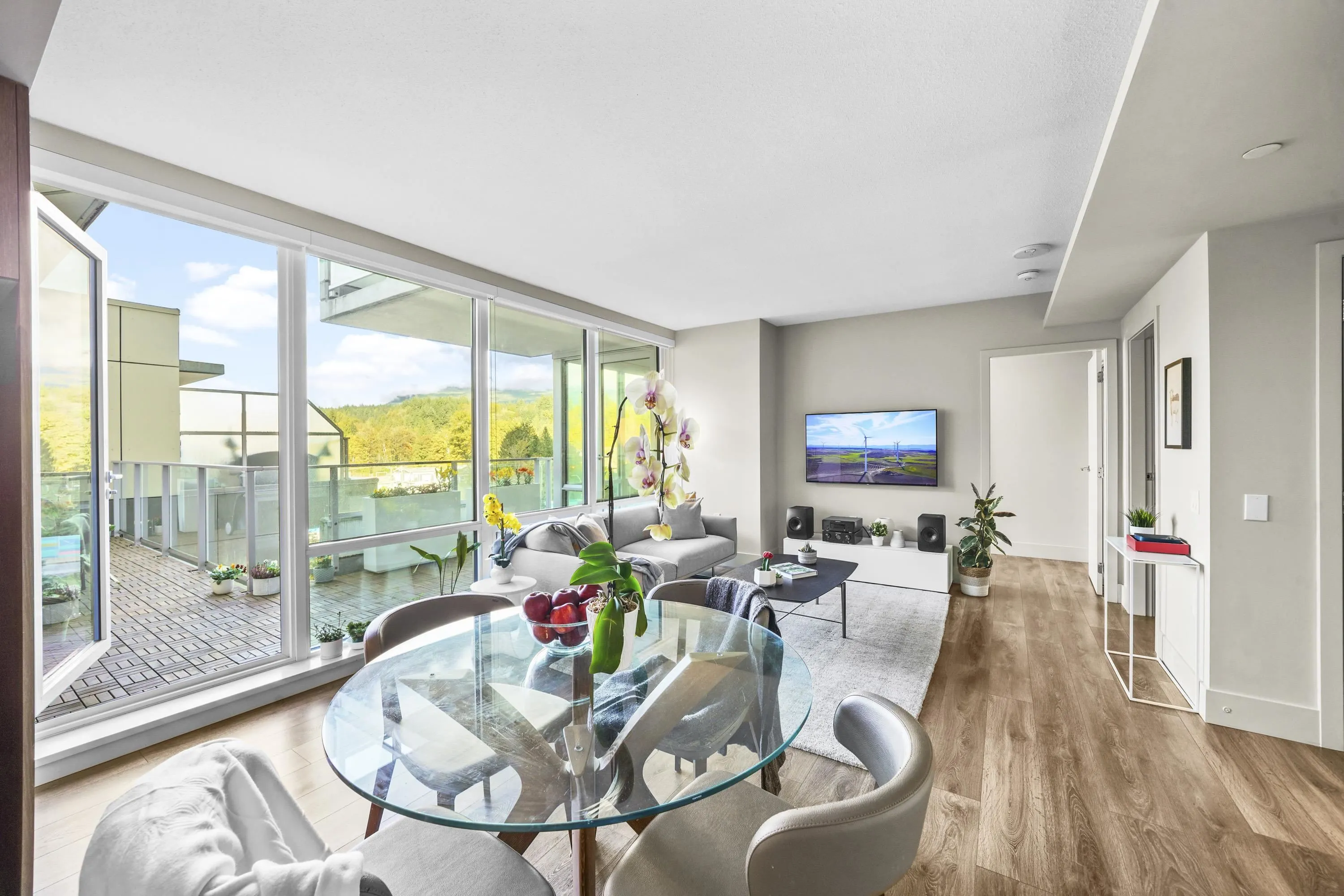 616 680 Seylynn Crescent