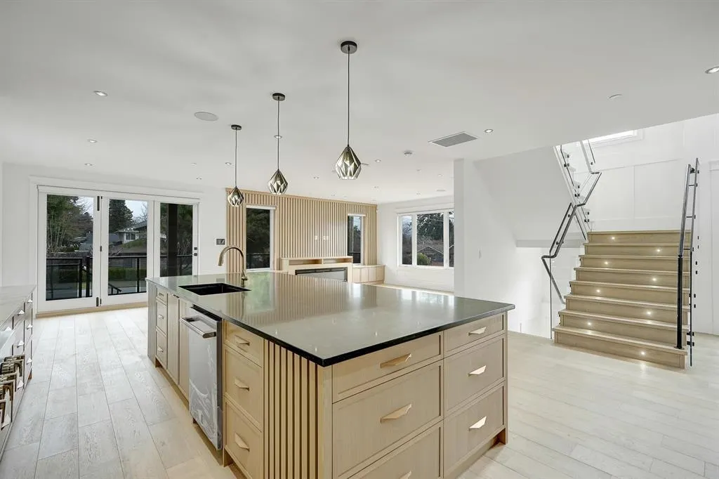 13915 Blackburn Avenue