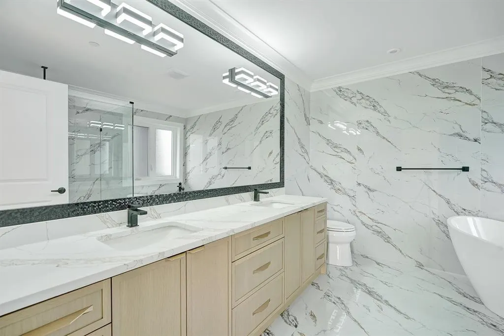 13915 Blackburn Avenue