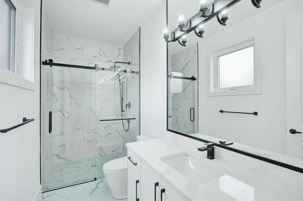 13915 Blackburn Avenue