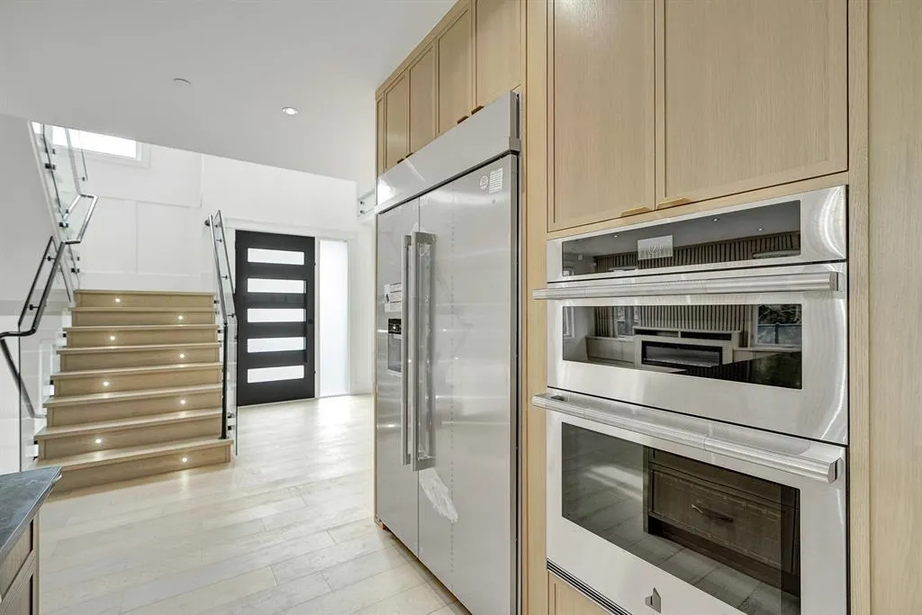 13915 Blackburn Avenue