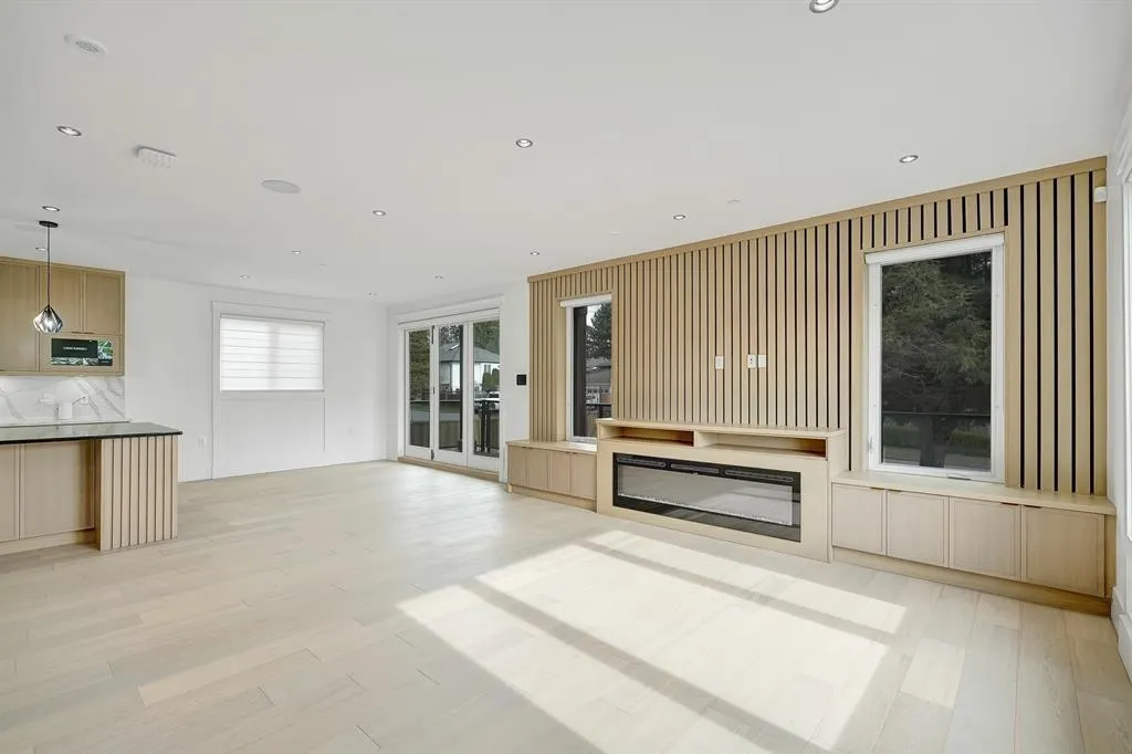 13915 Blackburn Avenue