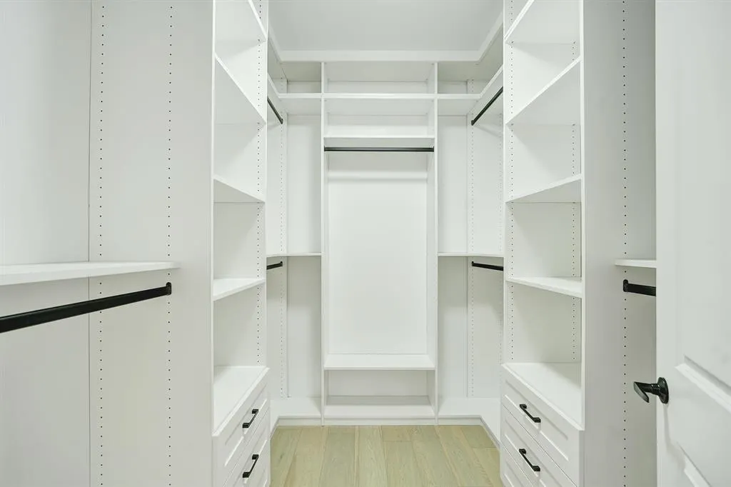 13915 Blackburn Avenue