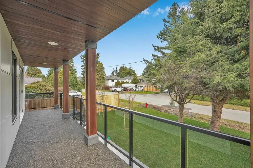 13915 Blackburn Avenue