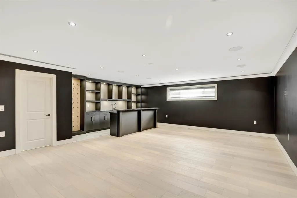 13915 Blackburn Avenue