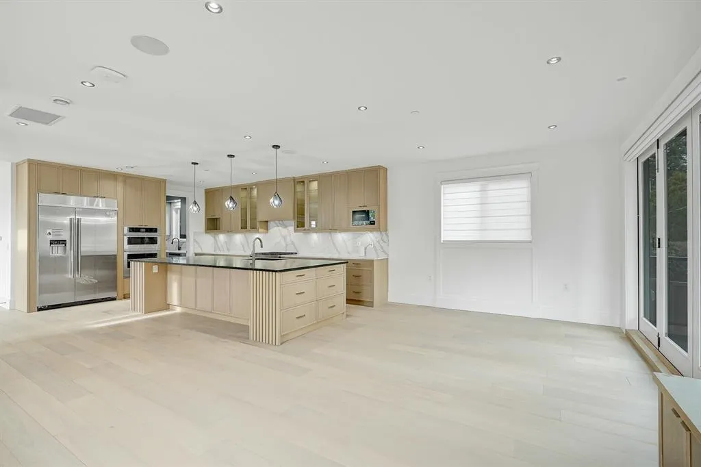 13915 Blackburn Avenue