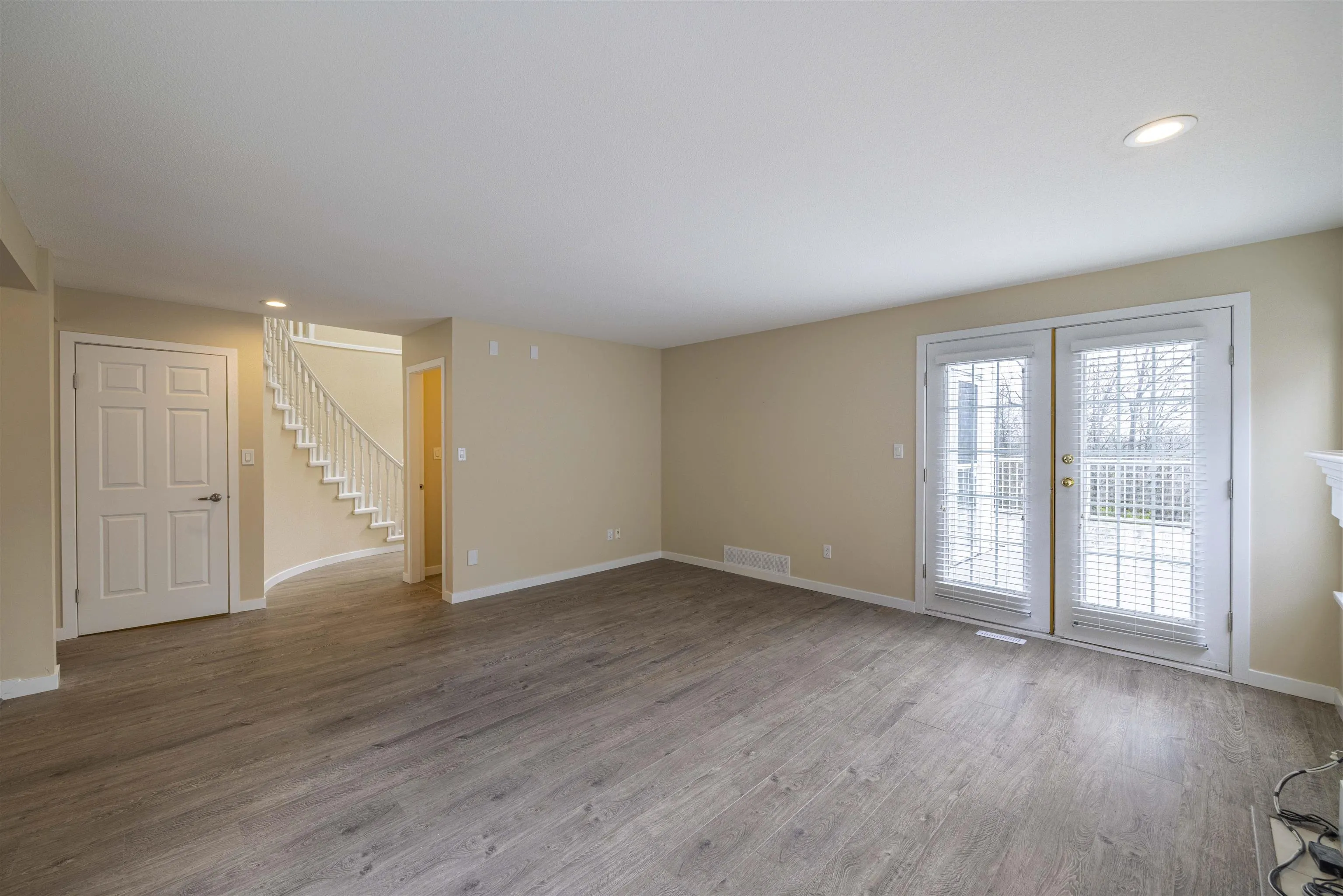 470 Riverview Crescent