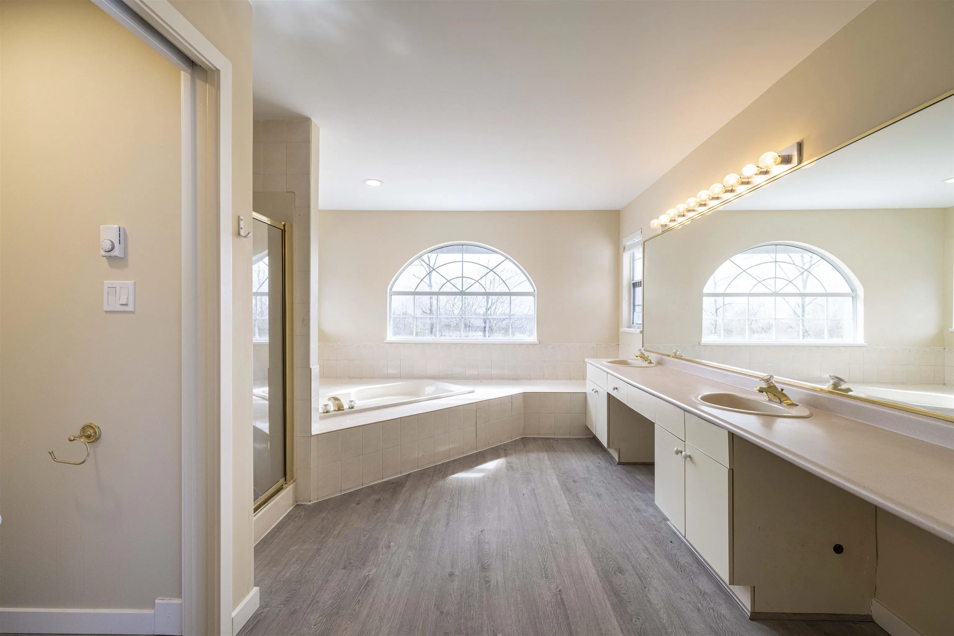 470 Riverview Crescent