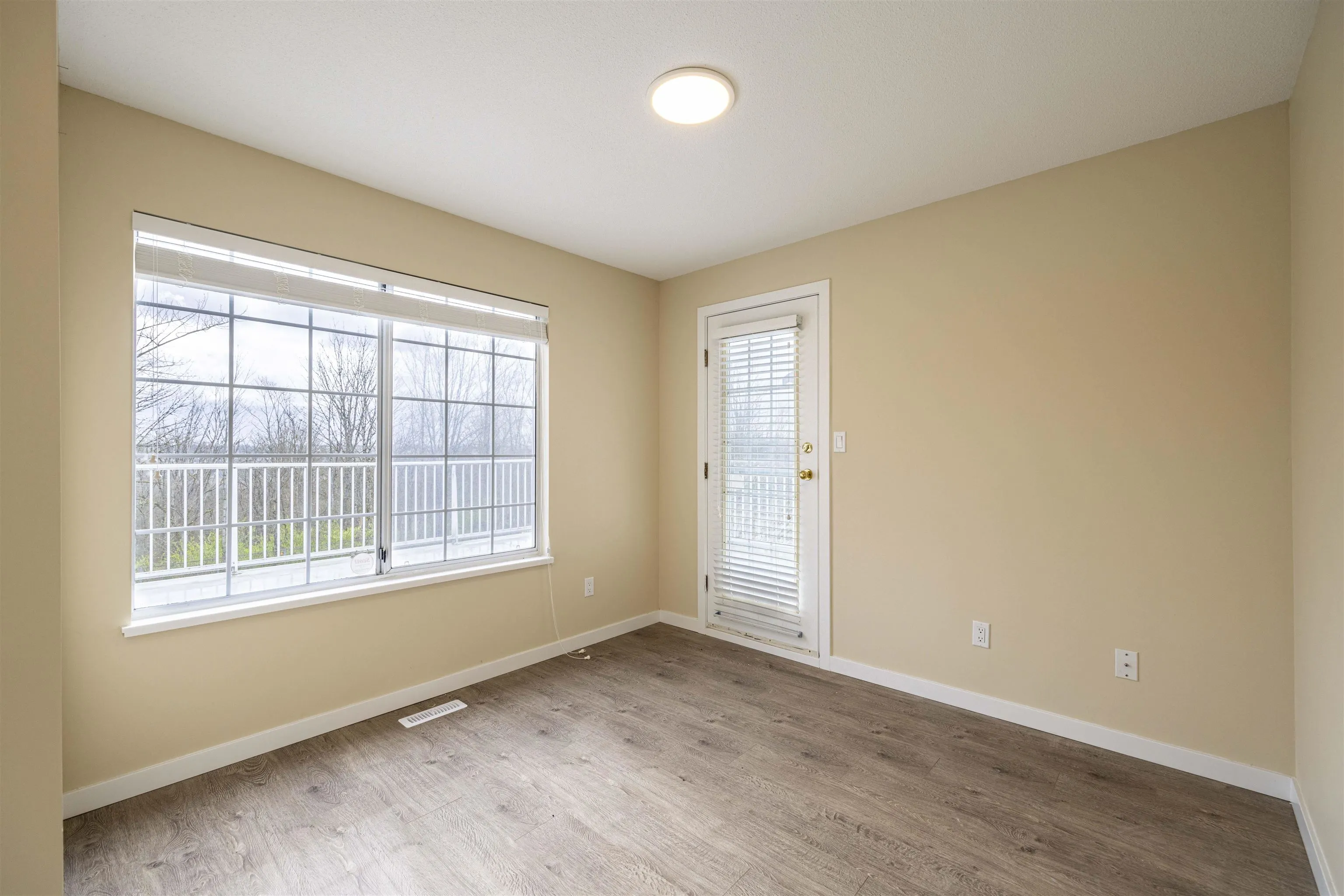 470 Riverview Crescent