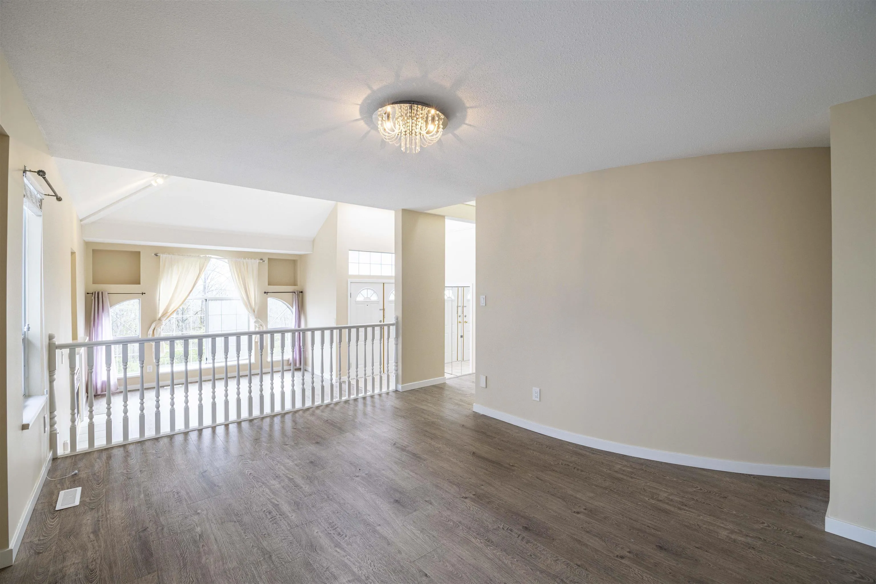 470 Riverview Crescent