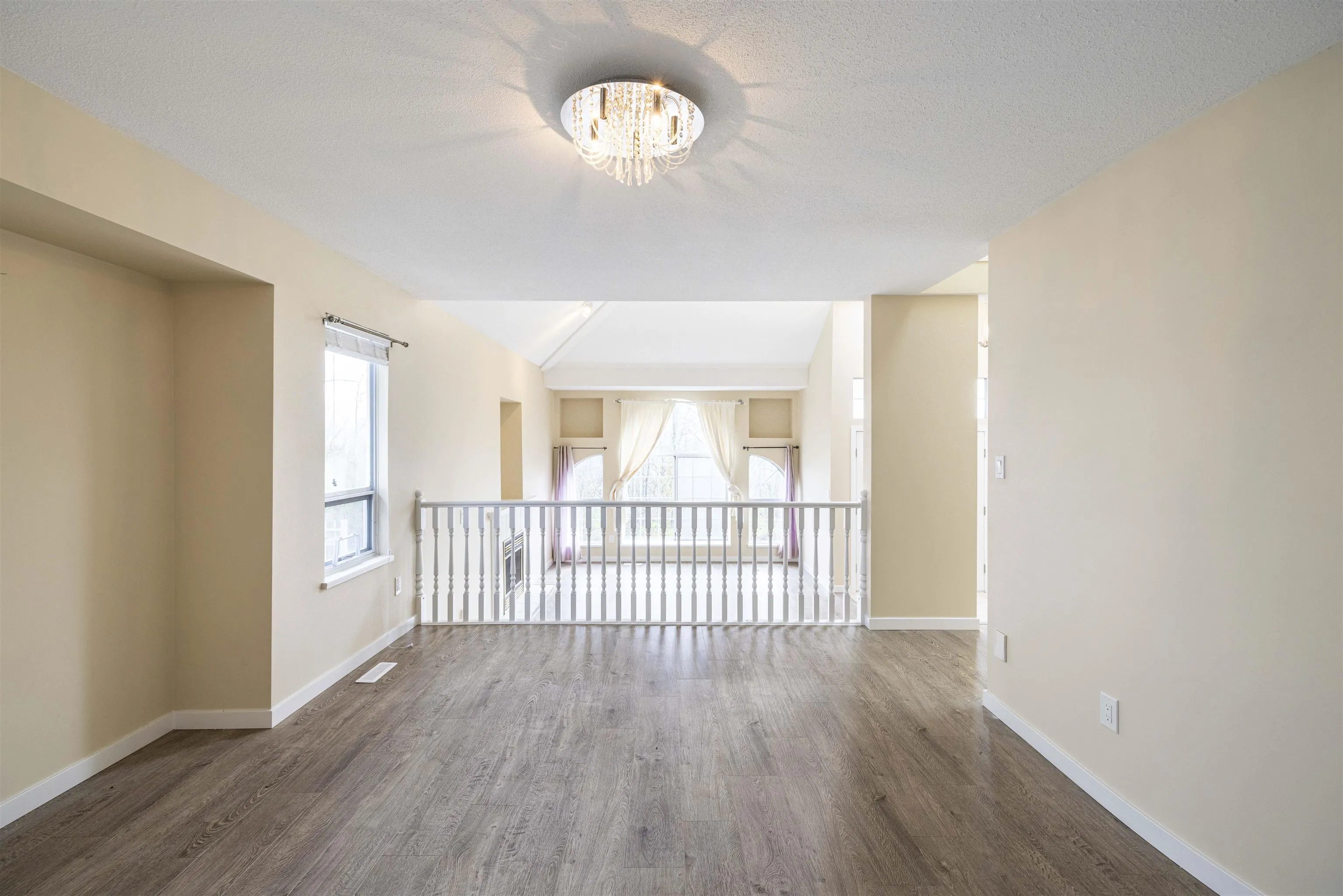 470 Riverview Crescent