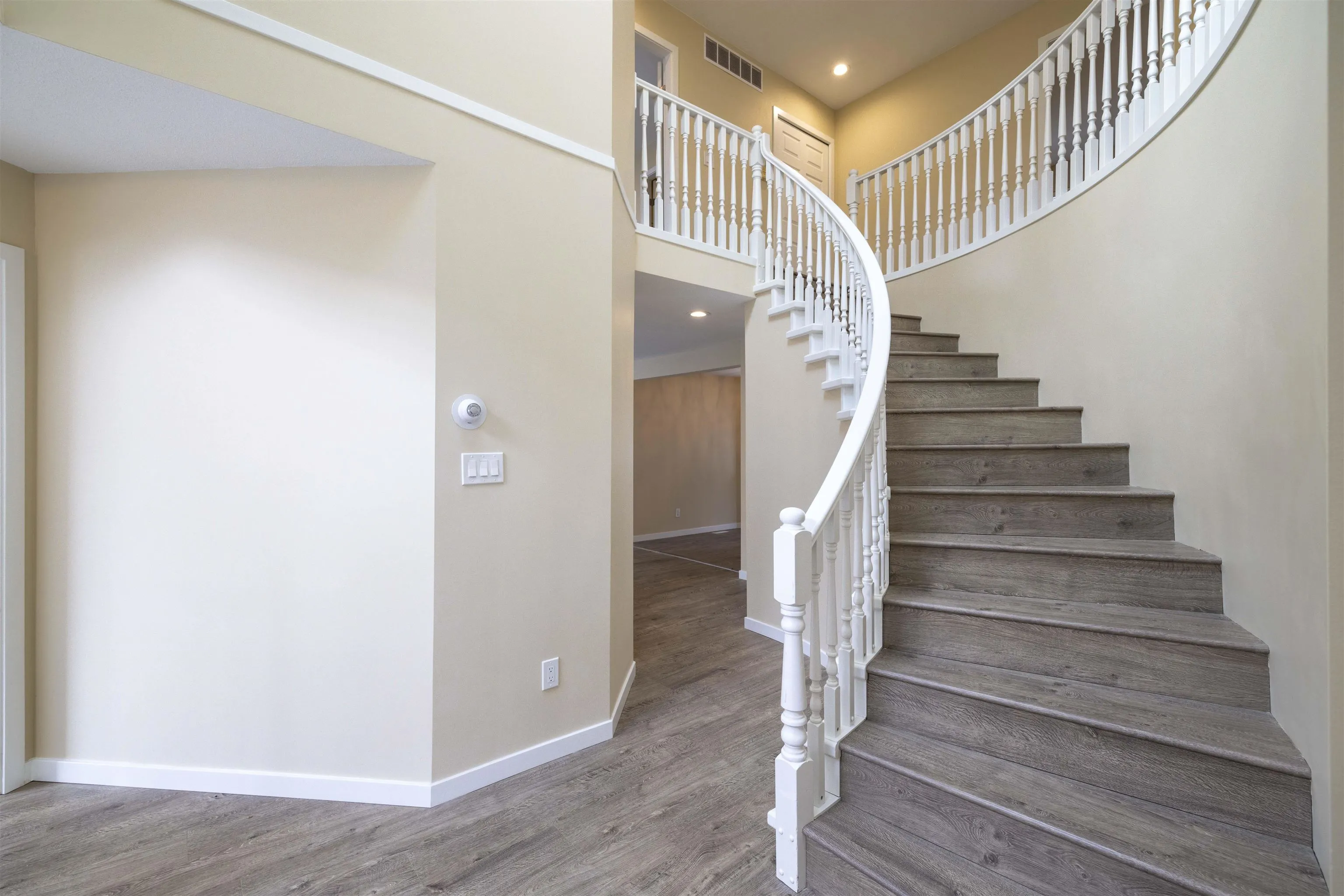 470 Riverview Crescent