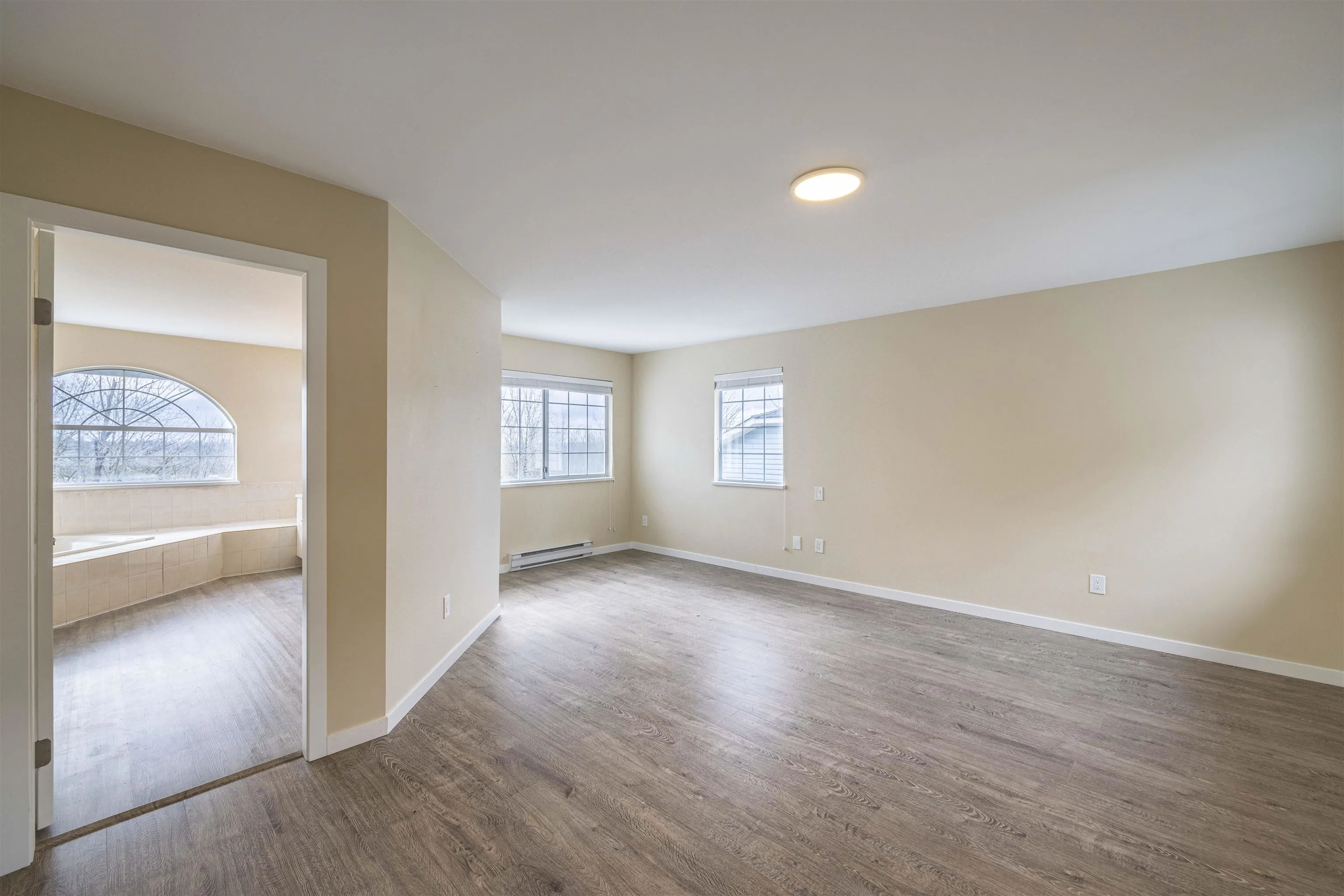 470 Riverview Crescent