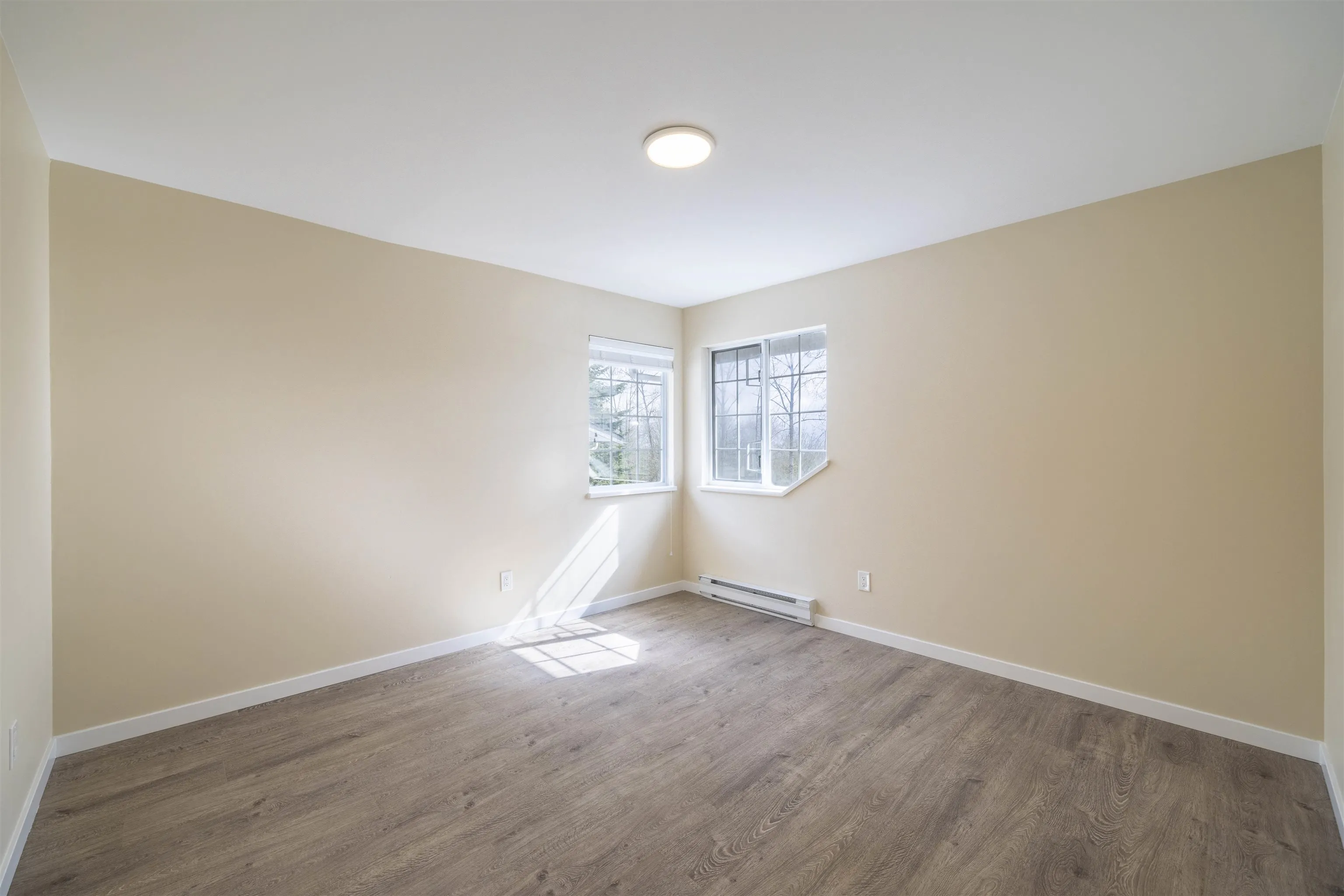 470 Riverview Crescent