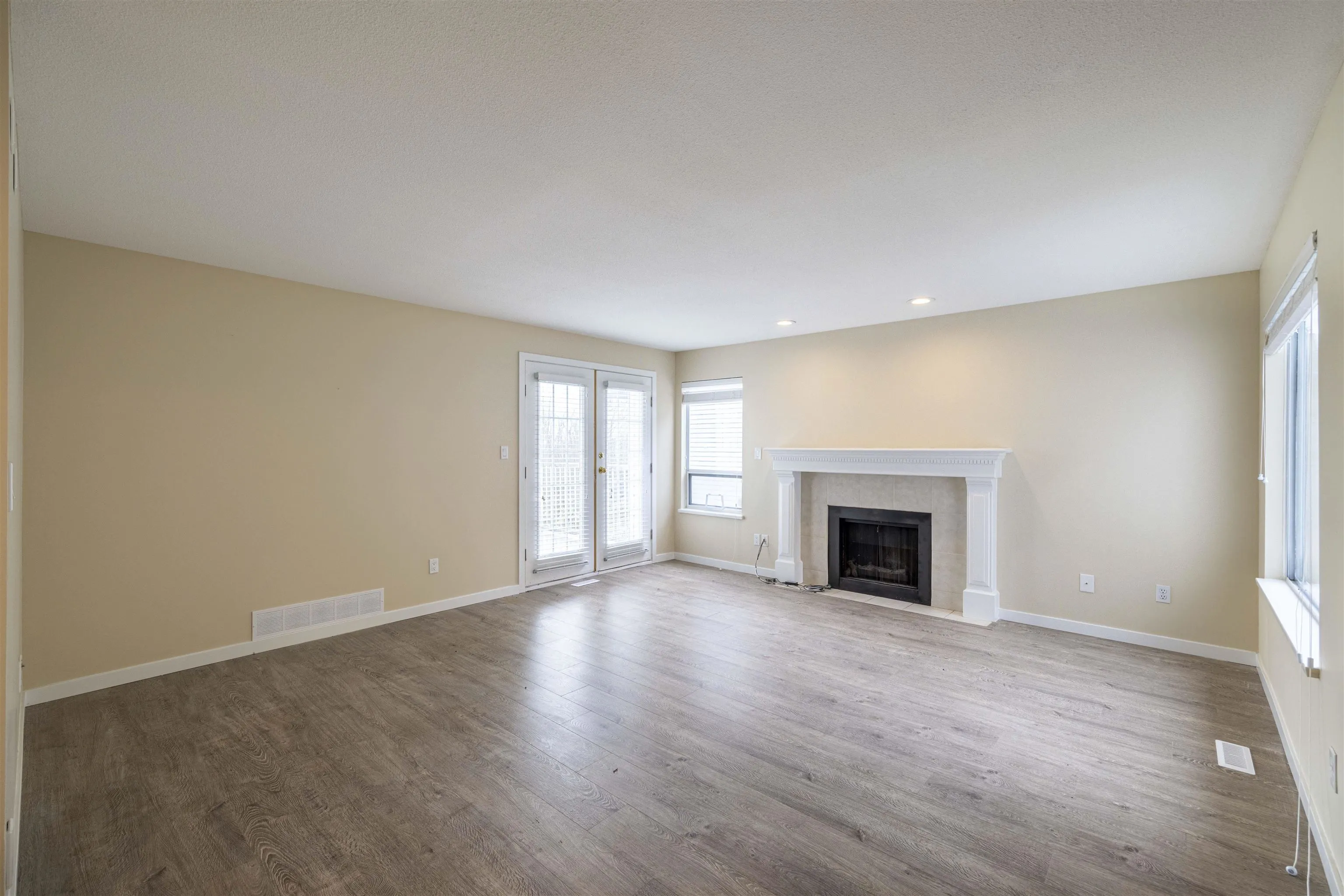 470 Riverview Crescent